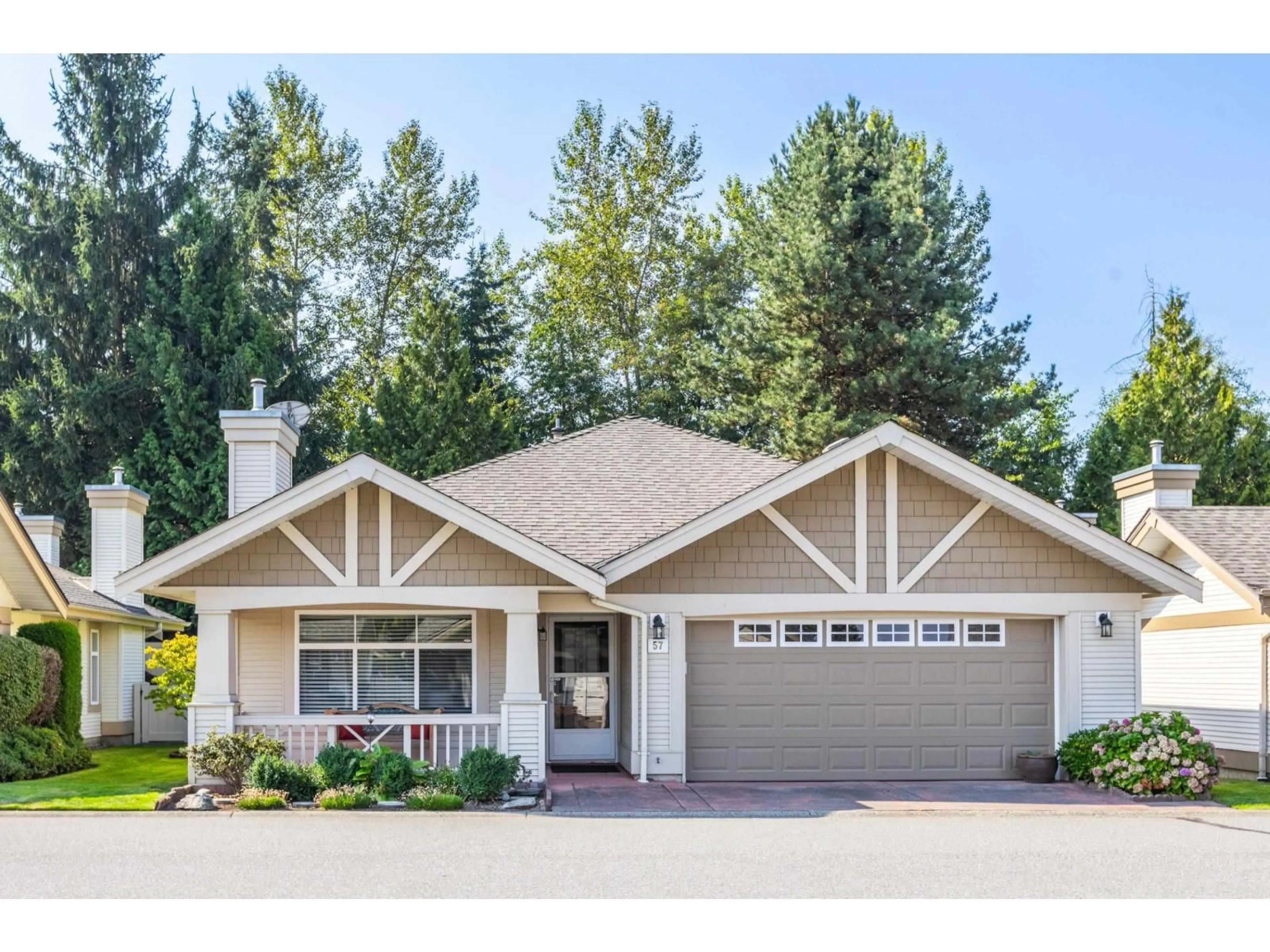Home with vinyl exterior material, street for 57 - 8555 209, Langley British Columbia V1M3W2