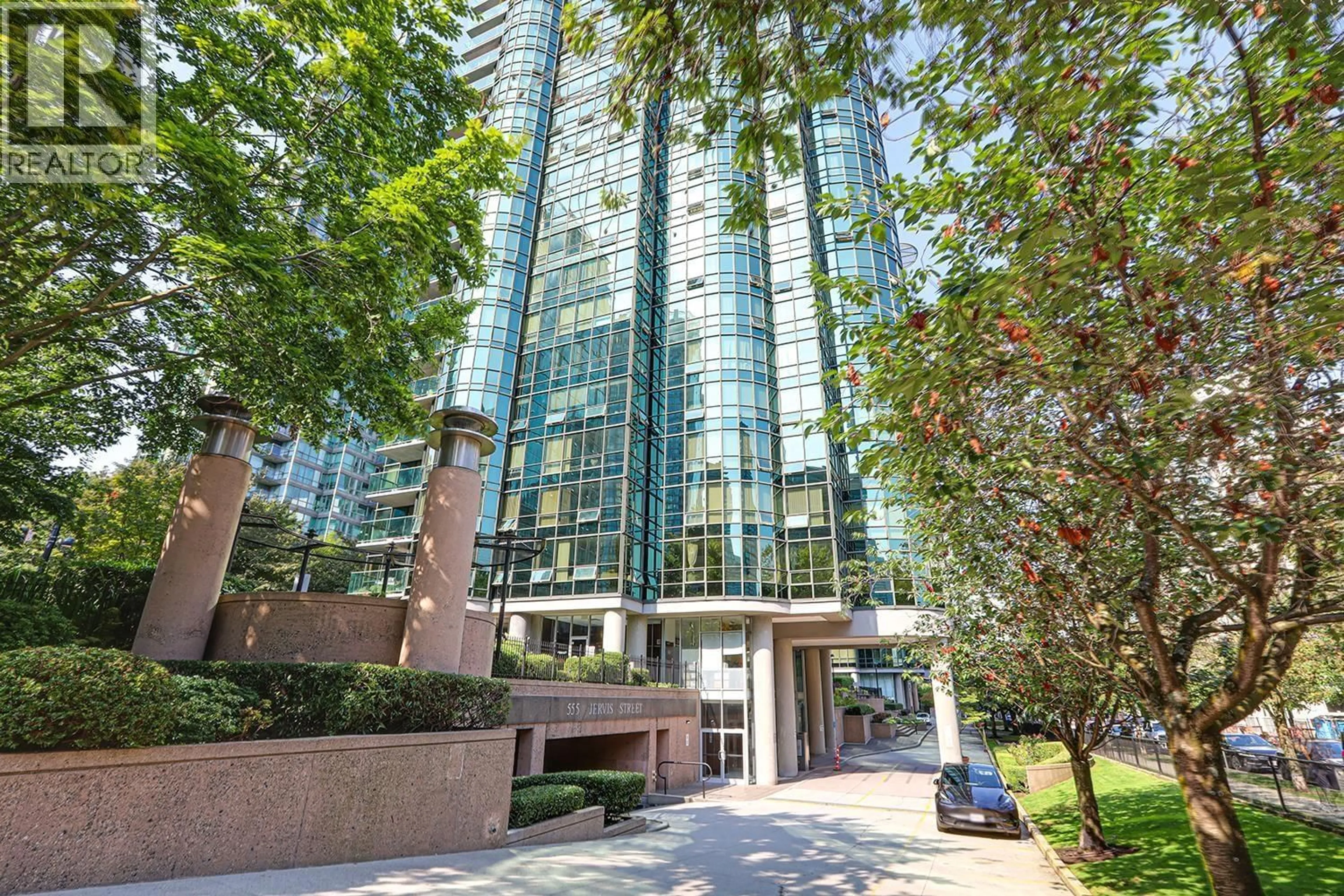 Indoor foyer for 501 - 555 JERVIS STREET, Vancouver British Columbia V6E4N1