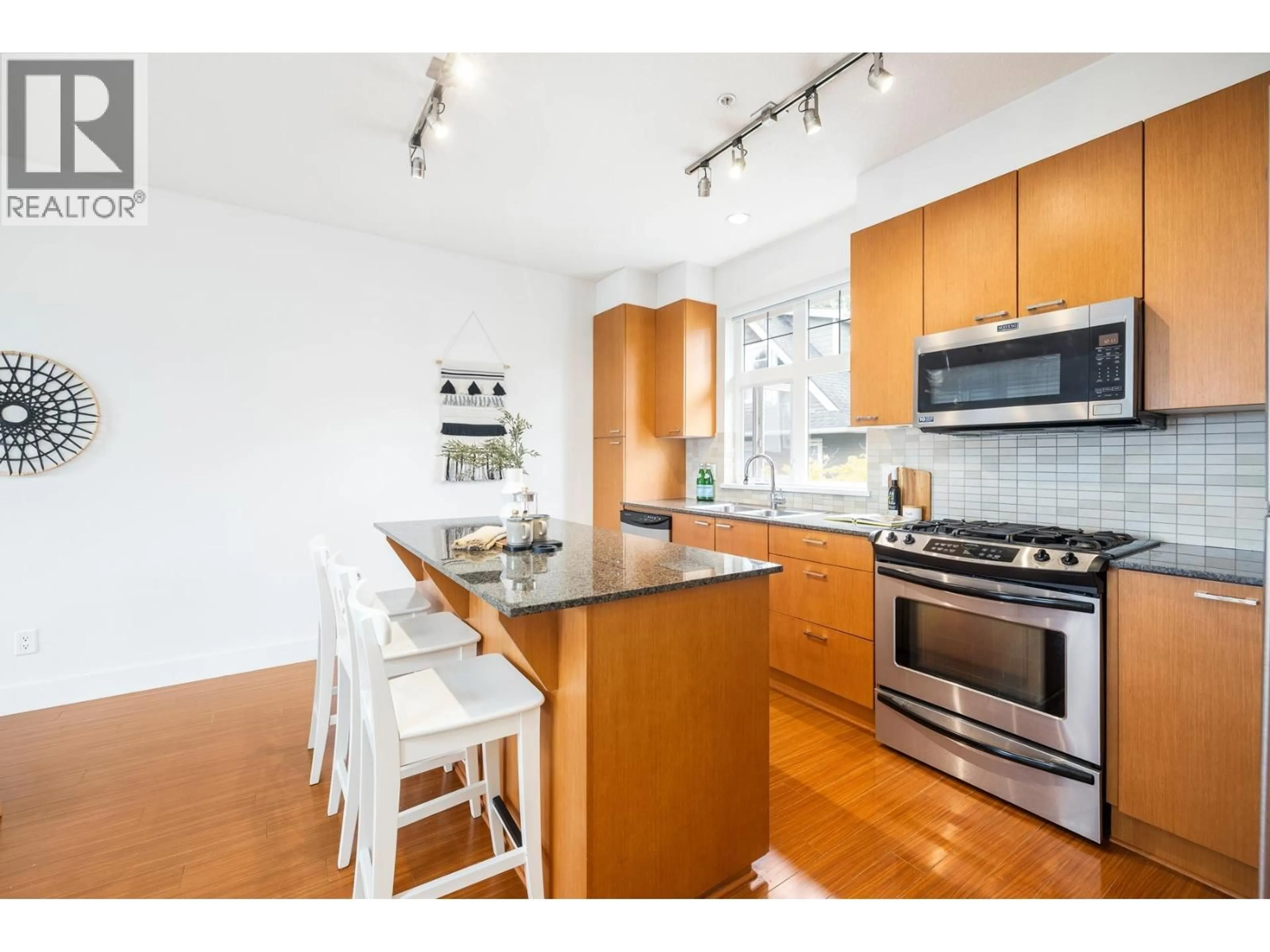 Open concept kitchen, unknown for 2276 ST. GEORGE STREET, Vancouver British Columbia V5T3R2