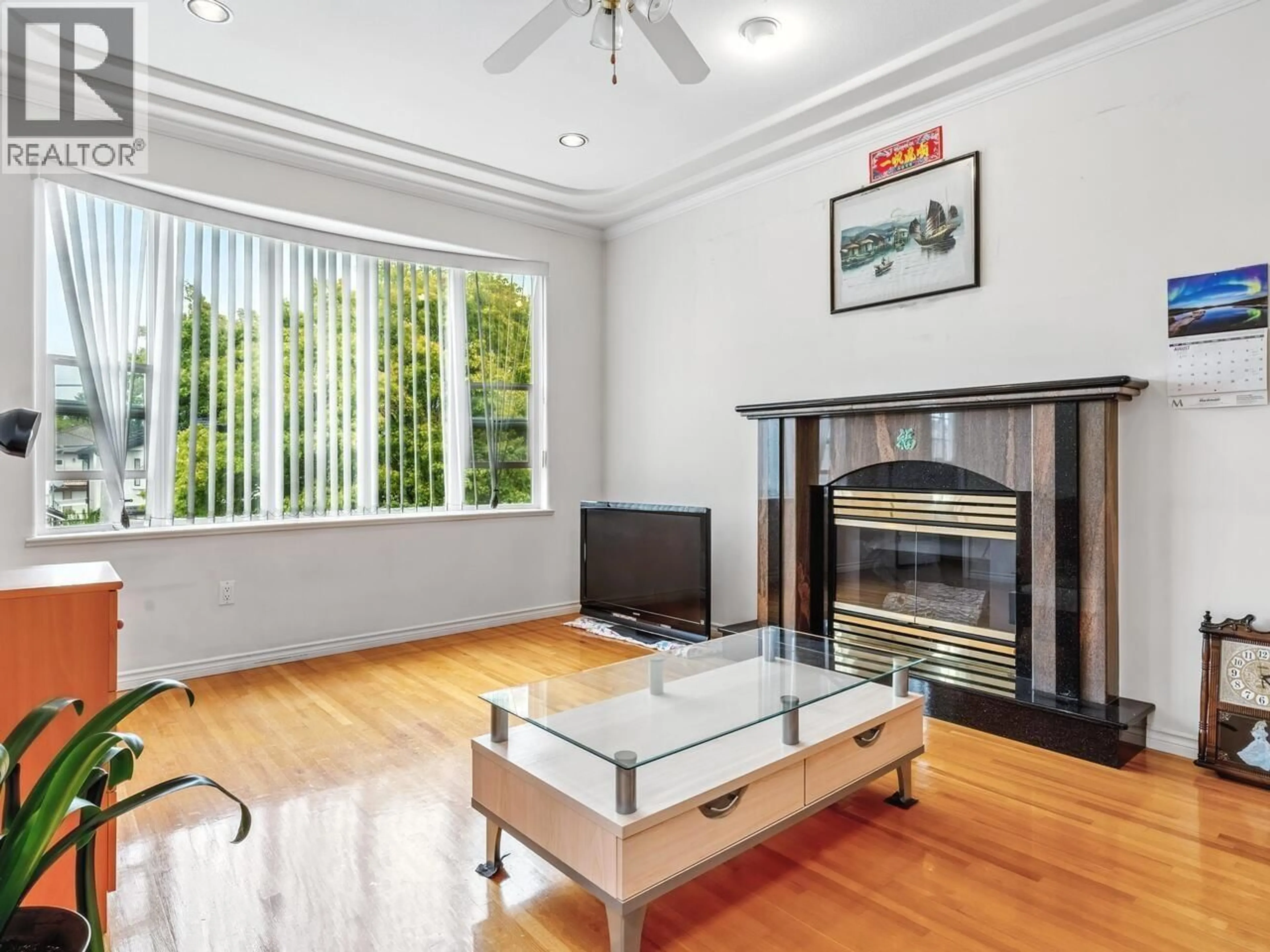Living room with furniture, unknown for 3056 ADANAC STREET, Vancouver British Columbia V5K2N7