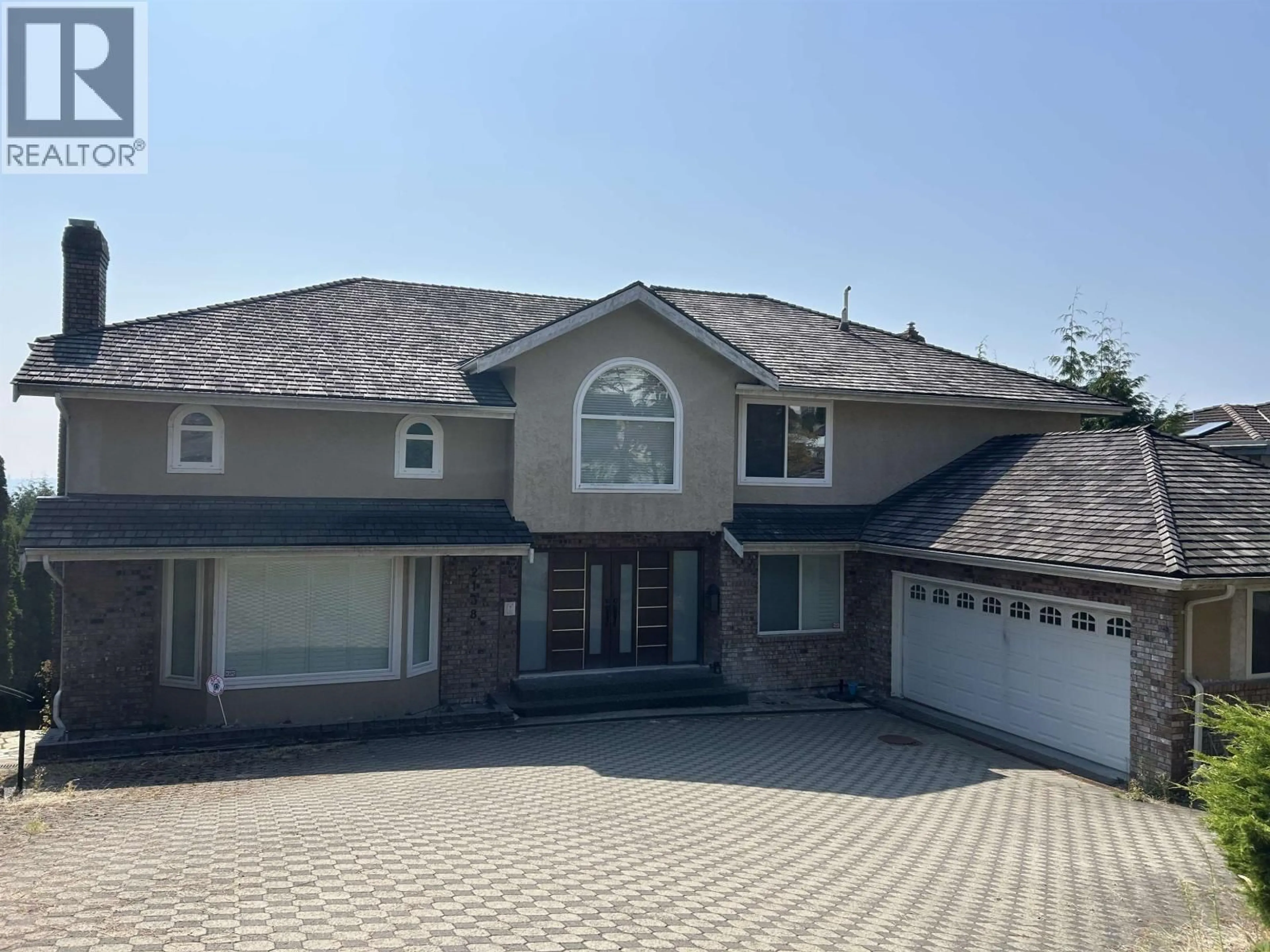 Home with vinyl exterior material, street for 2138 WESTHILL PLACE, West Vancouver British Columbia V7S2Z4