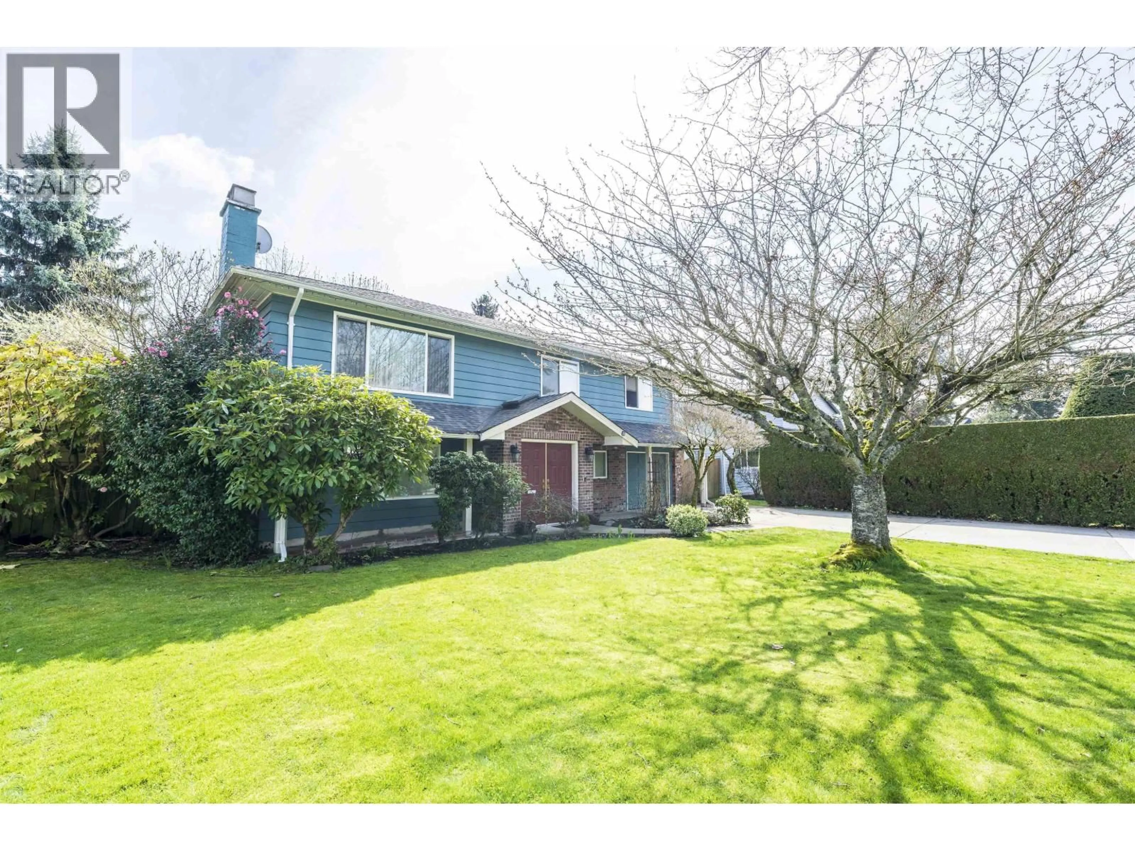 A pic from outside/outdoor area/front of a property/back of a property/a pic from drone, street for 11700 KINGFISHER DRIVE, Richmond British Columbia V7E3N7