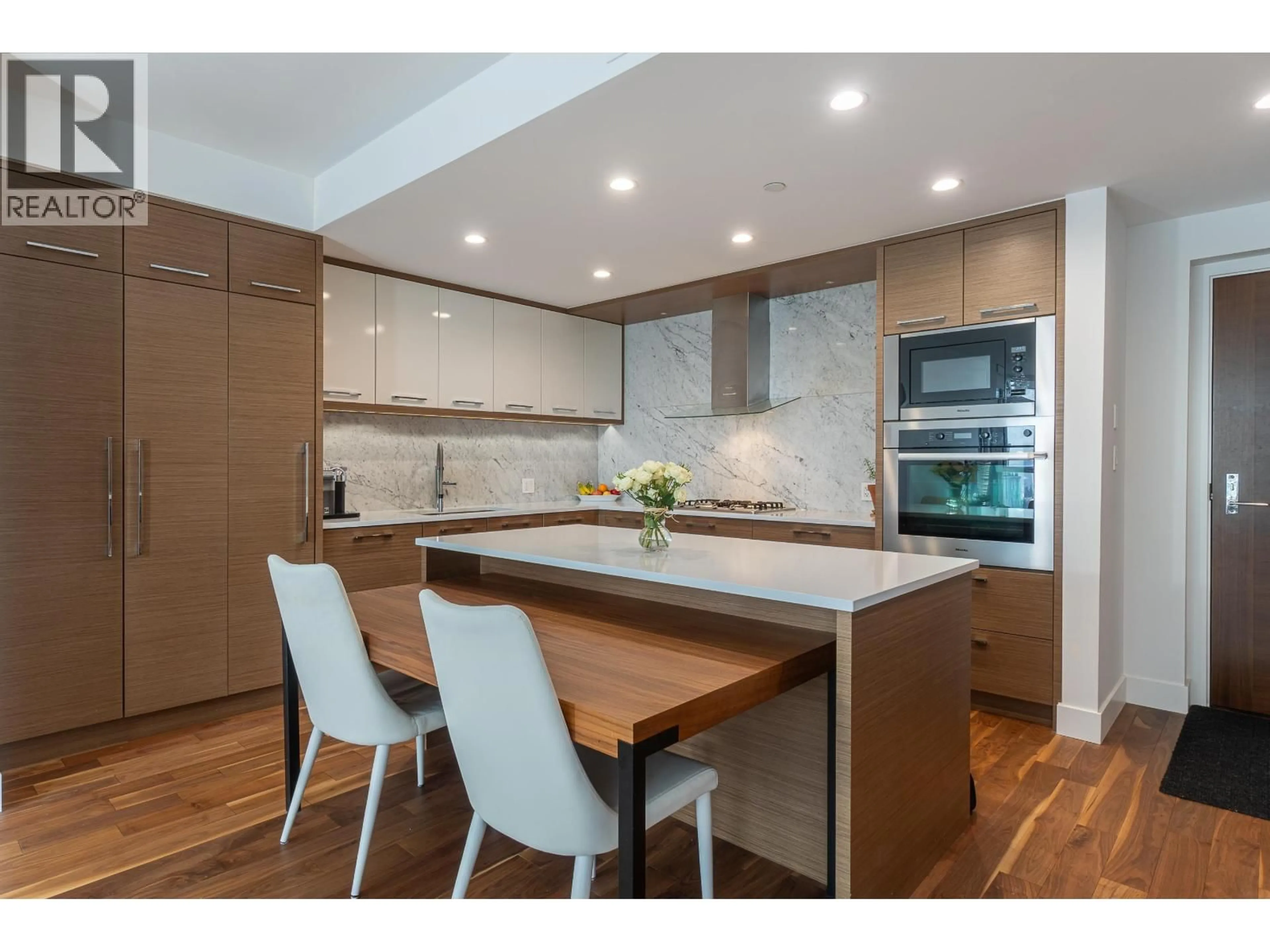 Contemporary kitchen, wood/laminate floor for 2203 - 4360 BERESFORD STREET, Burnaby British Columbia V5H0G2