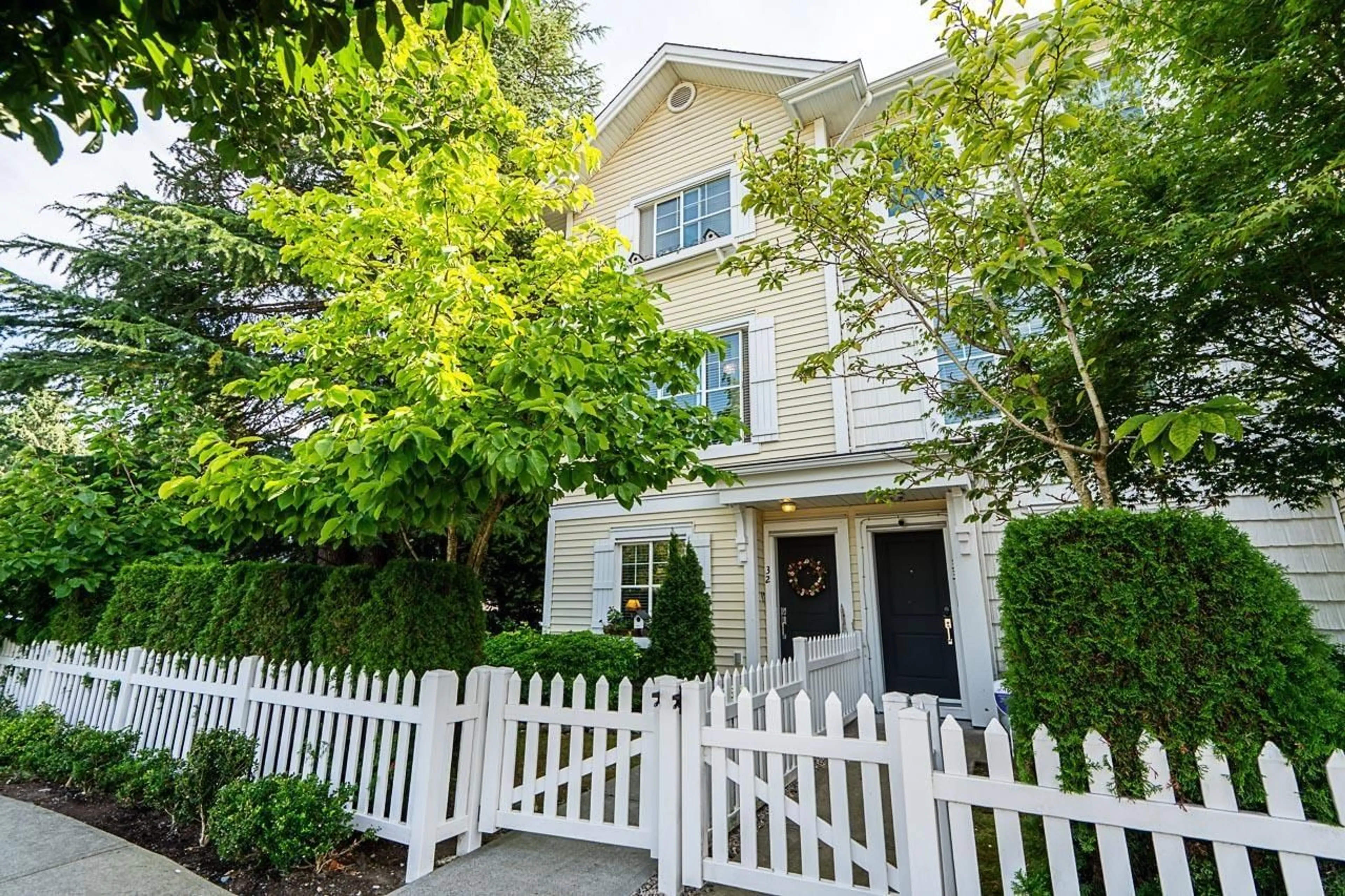 Home with vinyl exterior material, street for 32 - 16228 16, Surrey British Columbia V4A1S7