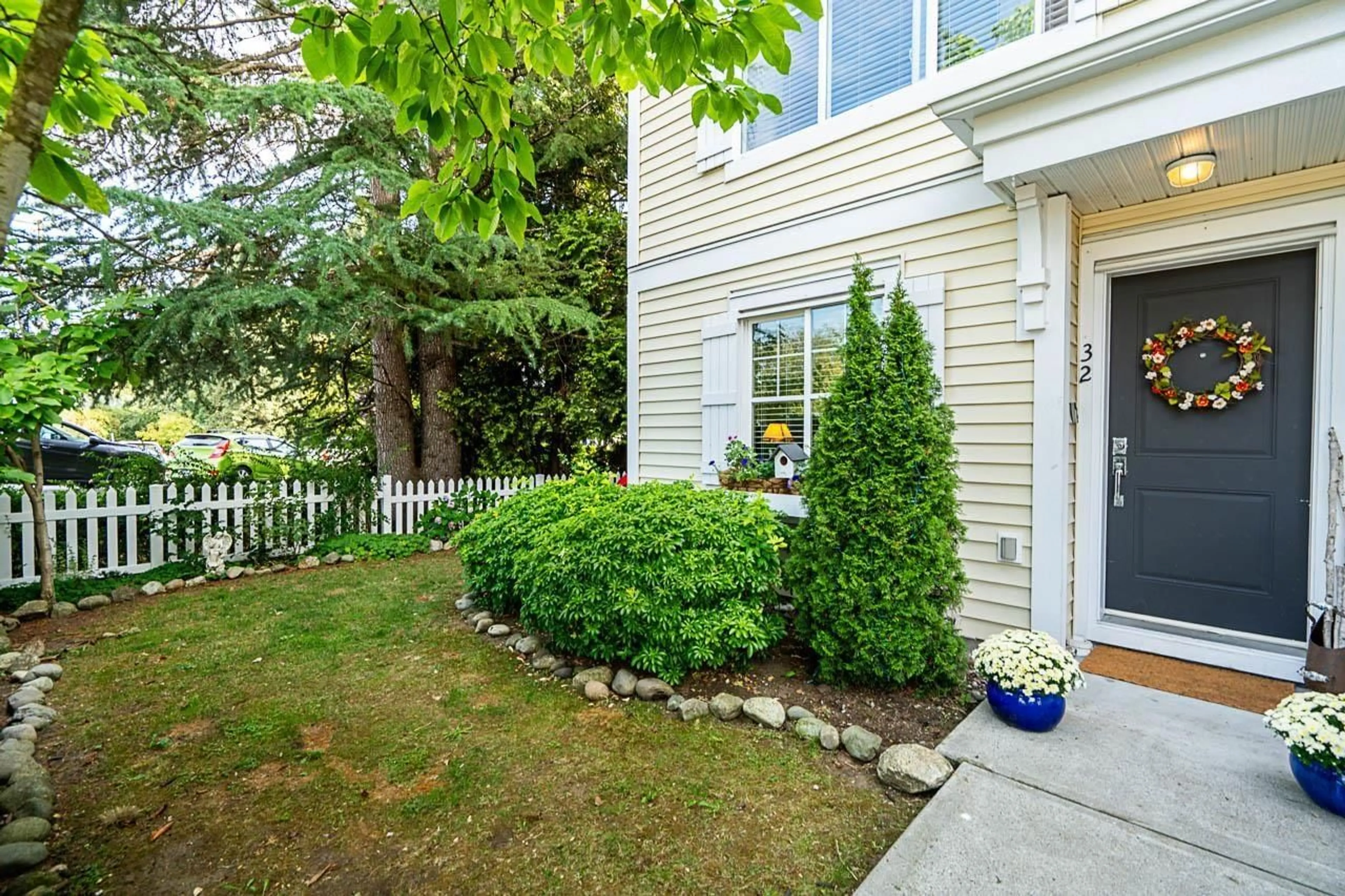 Patio, unknown for 32 - 16228 16, Surrey British Columbia V4A1S7