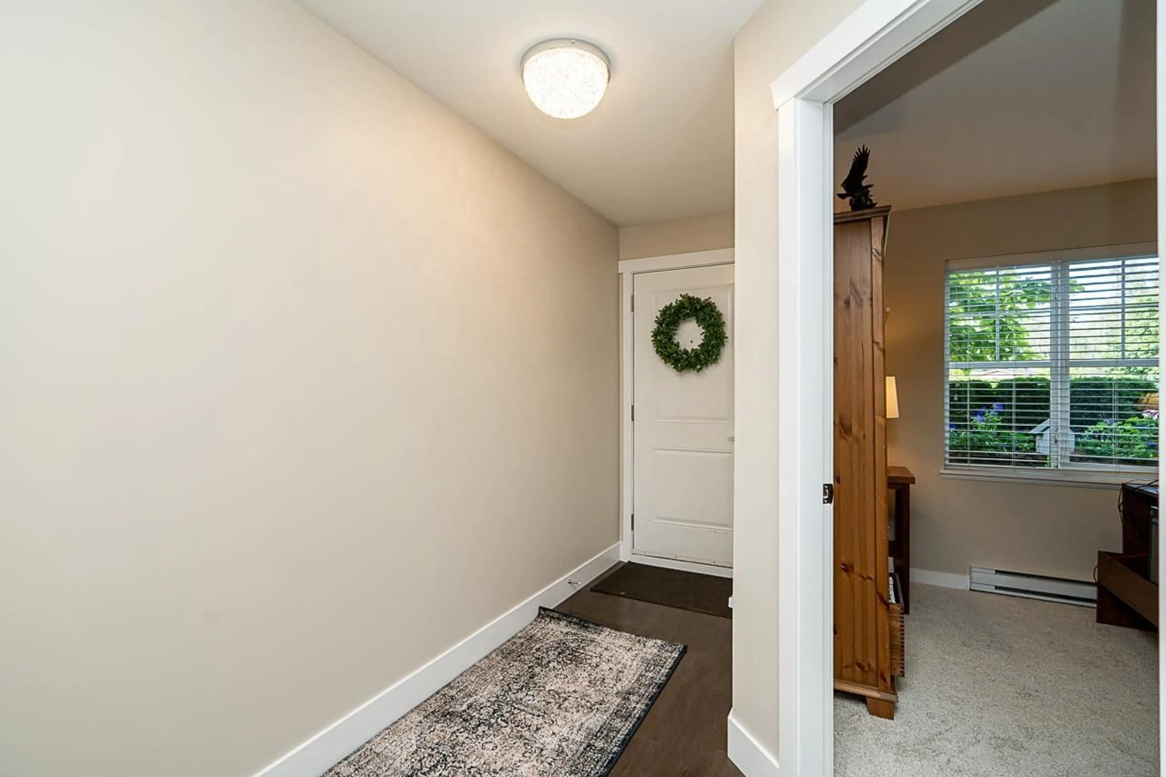 Indoor entryway for 32 - 16228 16, Surrey British Columbia V4A1S7