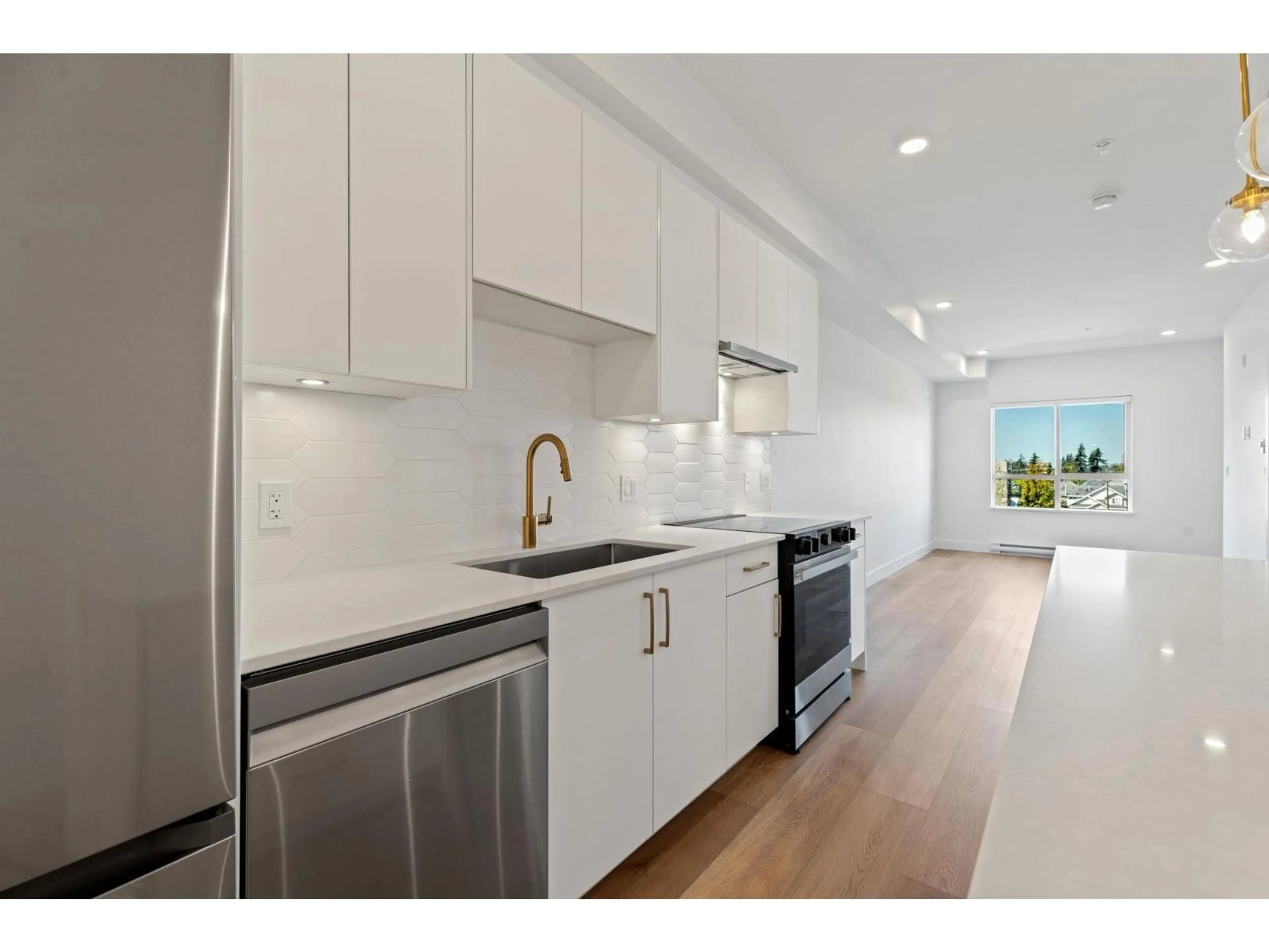 Open concept kitchen, unknown for 304 - 20286 72B, Langley British Columbia V2Y1T2