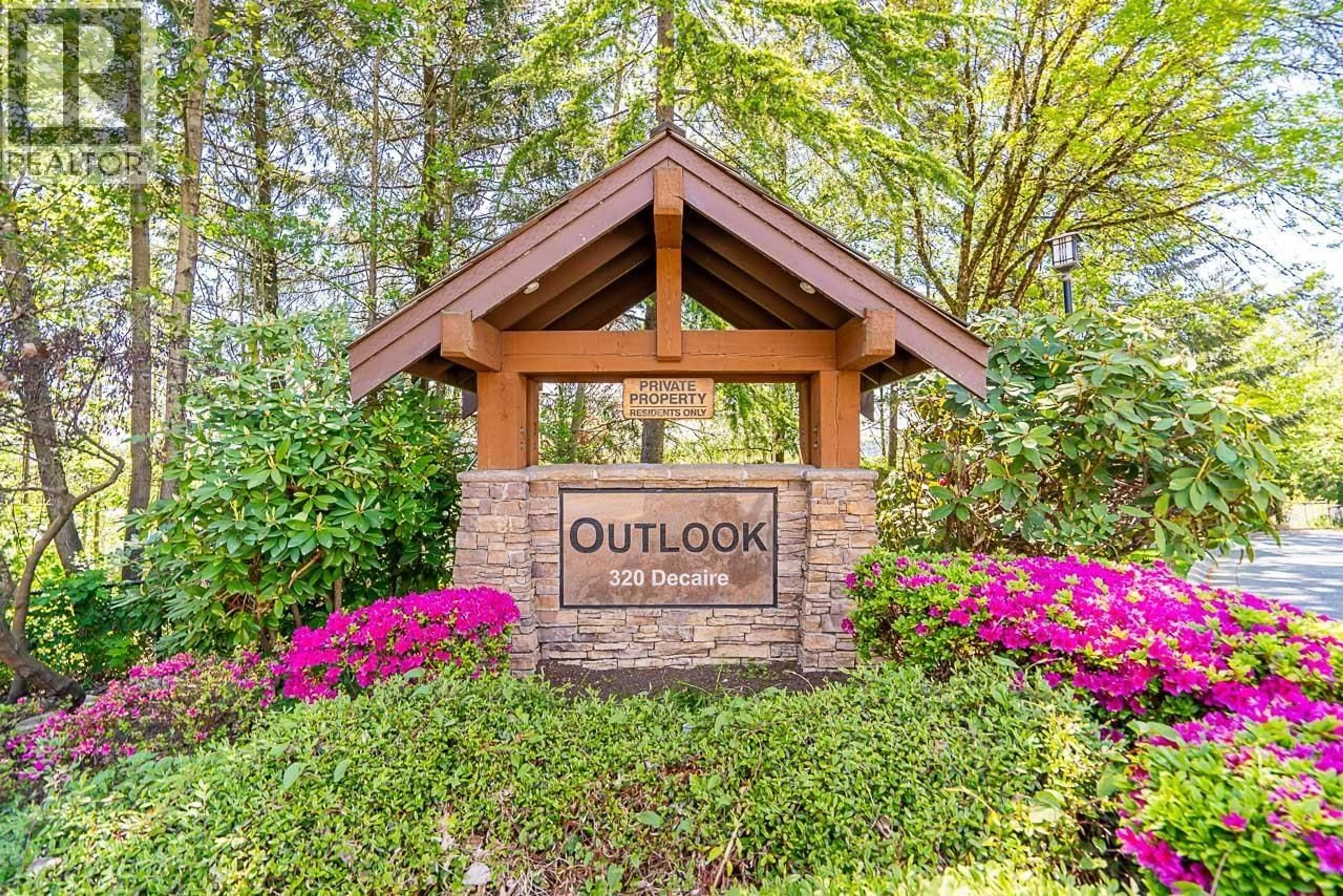 Indoor entryway for 6 - 320 DECAIRE STREET, Coquitlam British Columbia V3K7C3