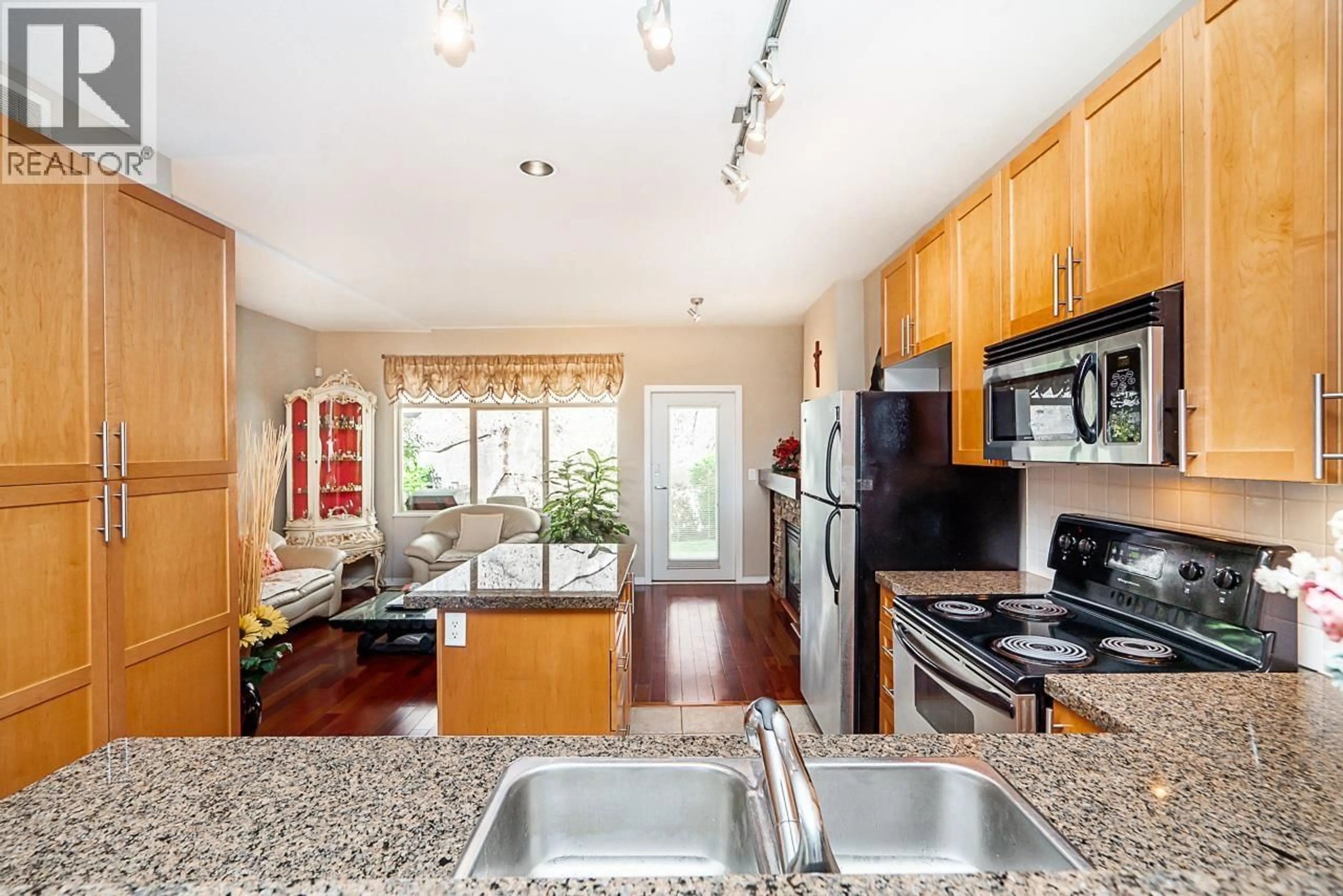 Open concept kitchen, unknown for 6 - 320 DECAIRE STREET, Coquitlam British Columbia V3K7C3