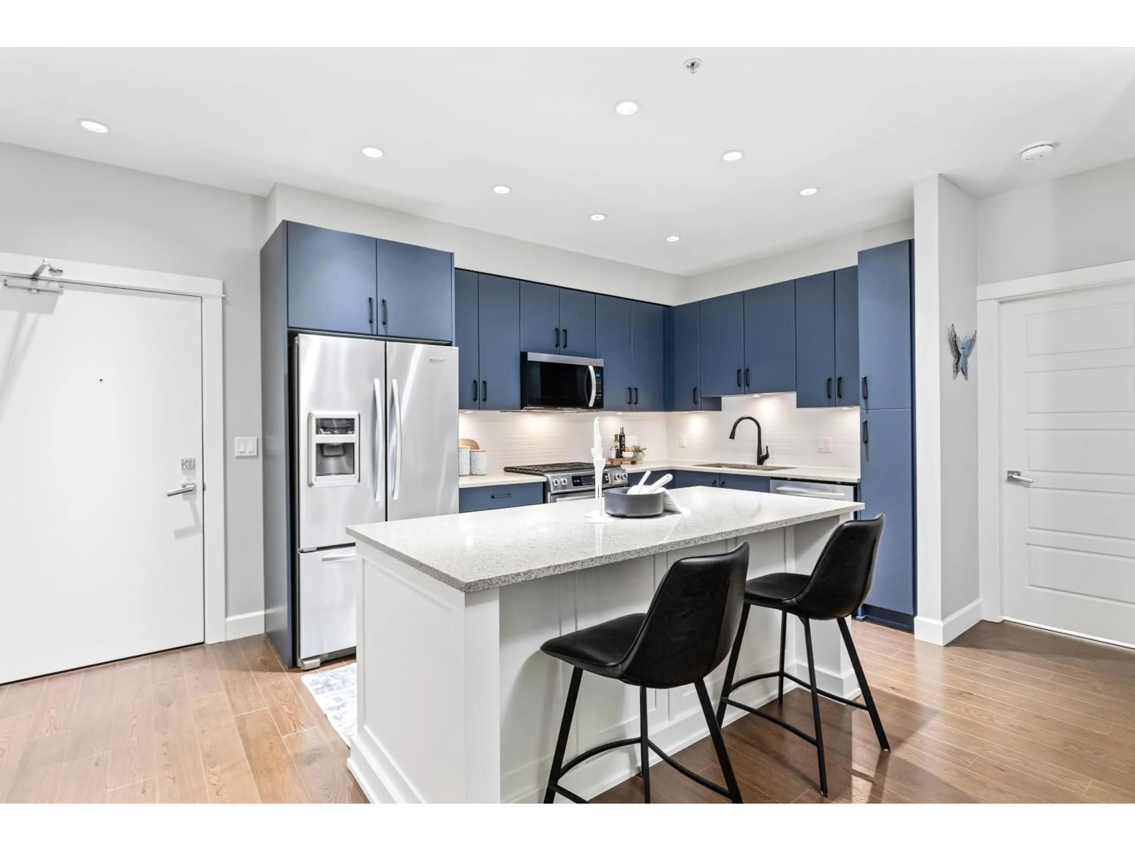 Open concept kitchen, unknown for 209 - 15185 36, Surrey British Columbia V3Z4R3