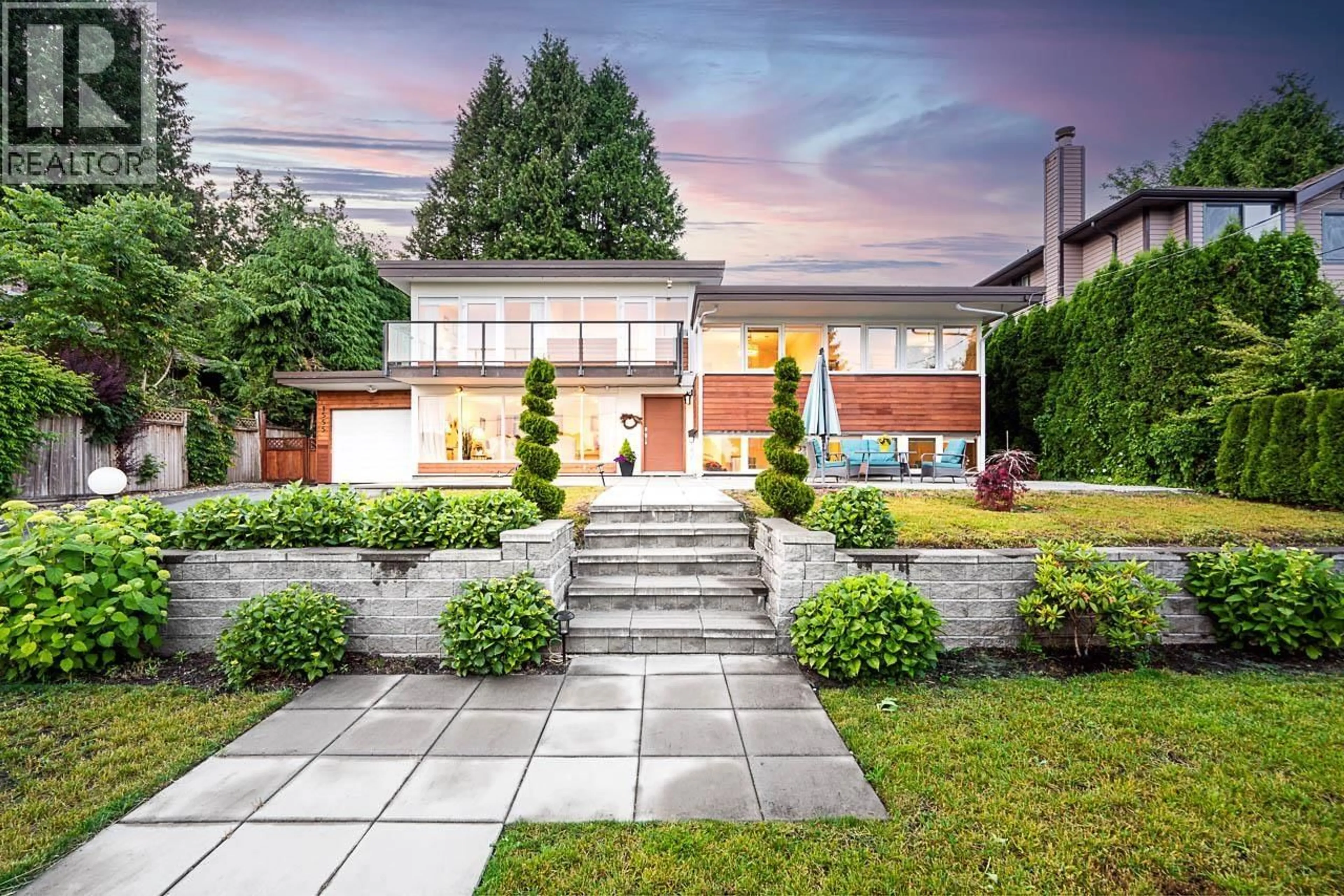 Home with brick exterior material, street for 1555 LAWSON AVENUE, West Vancouver British Columbia V7V2C8