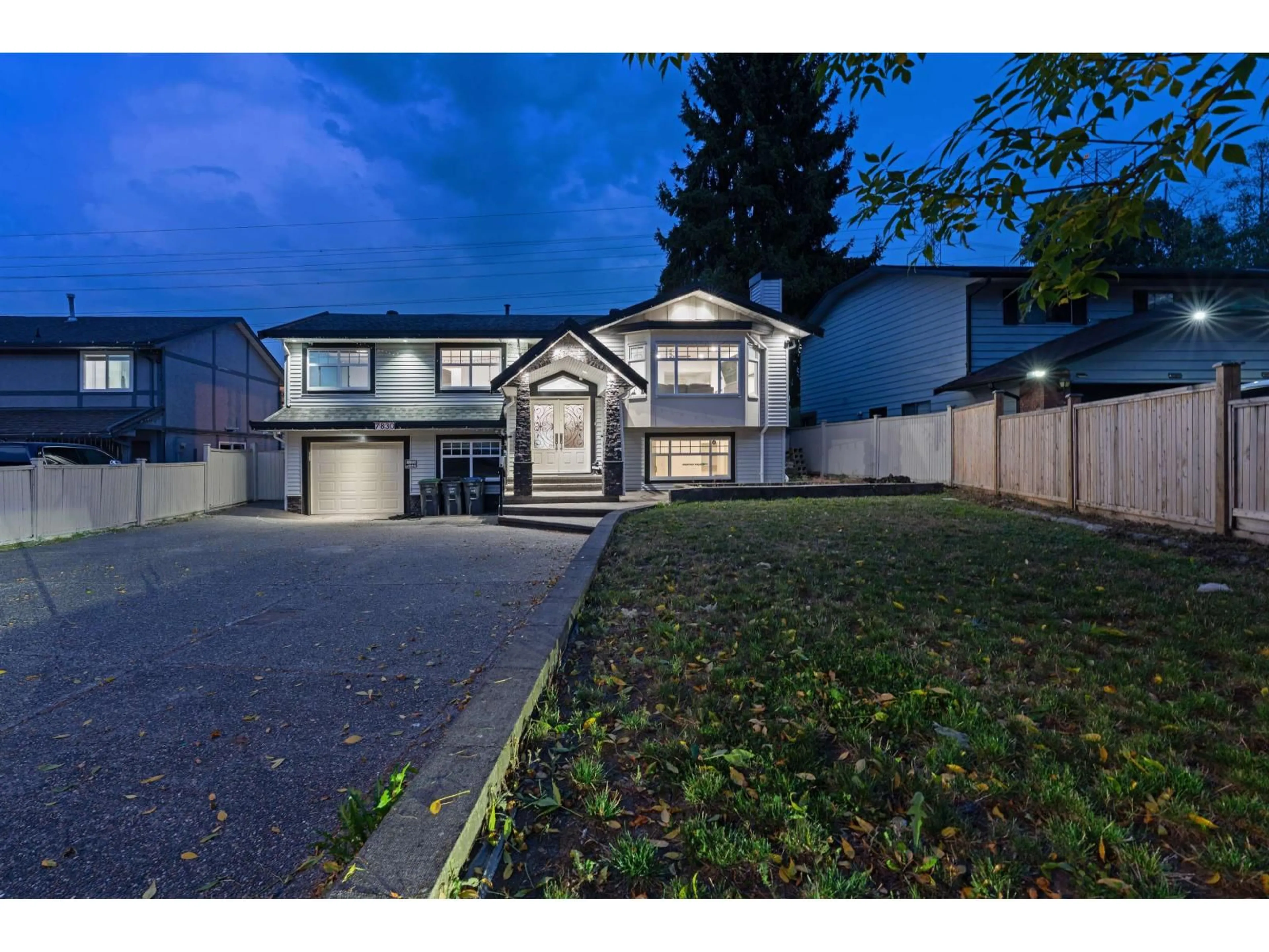 A pic from outside/outdoor area/front of a property/back of a property/a pic from drone, street for 7830 125, Surrey British Columbia V3W8K2