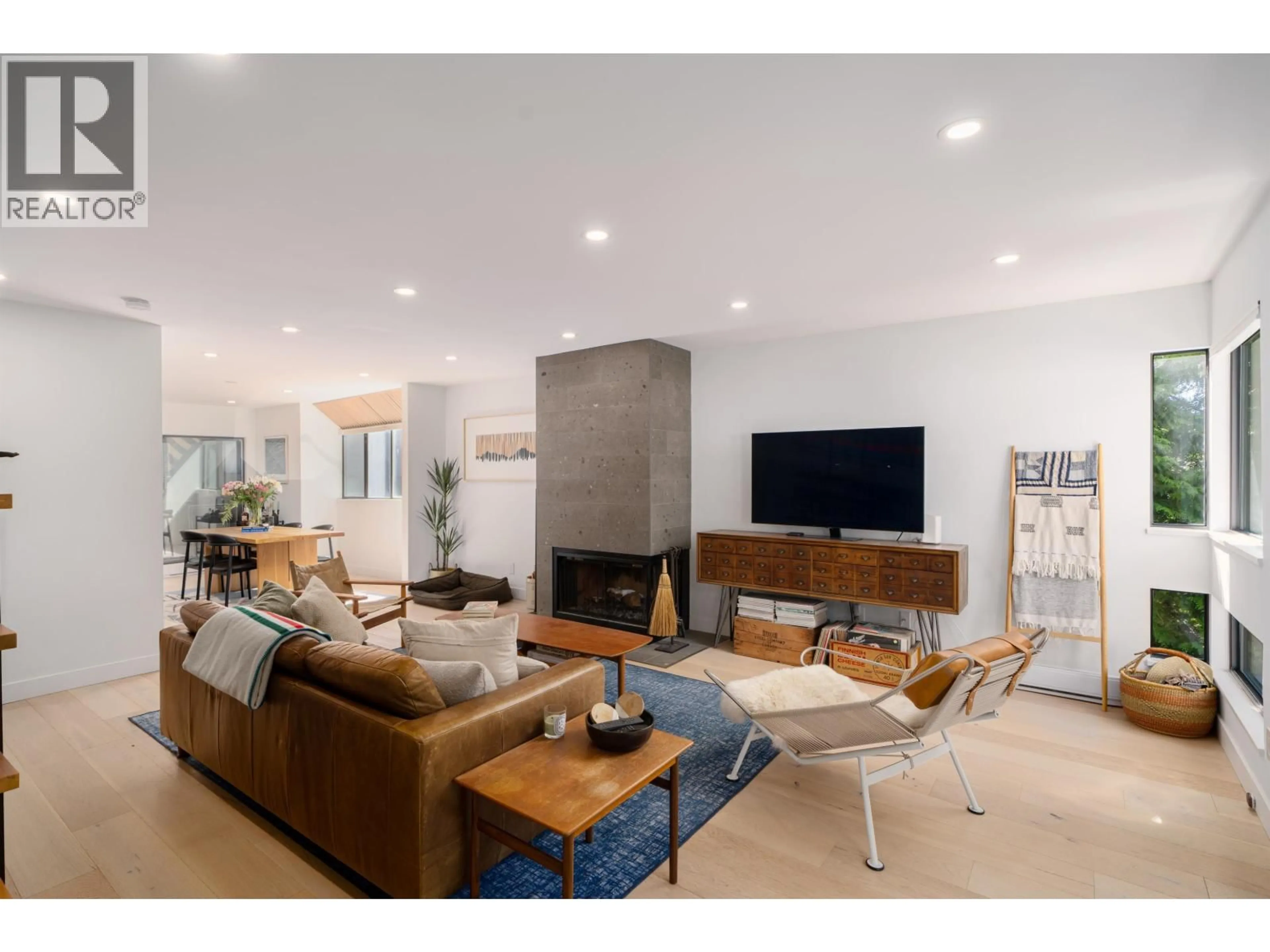 Living room with furniture, unknown for 2018 CHESTERFIELD AVENUE, North Vancouver British Columbia V7M2P6