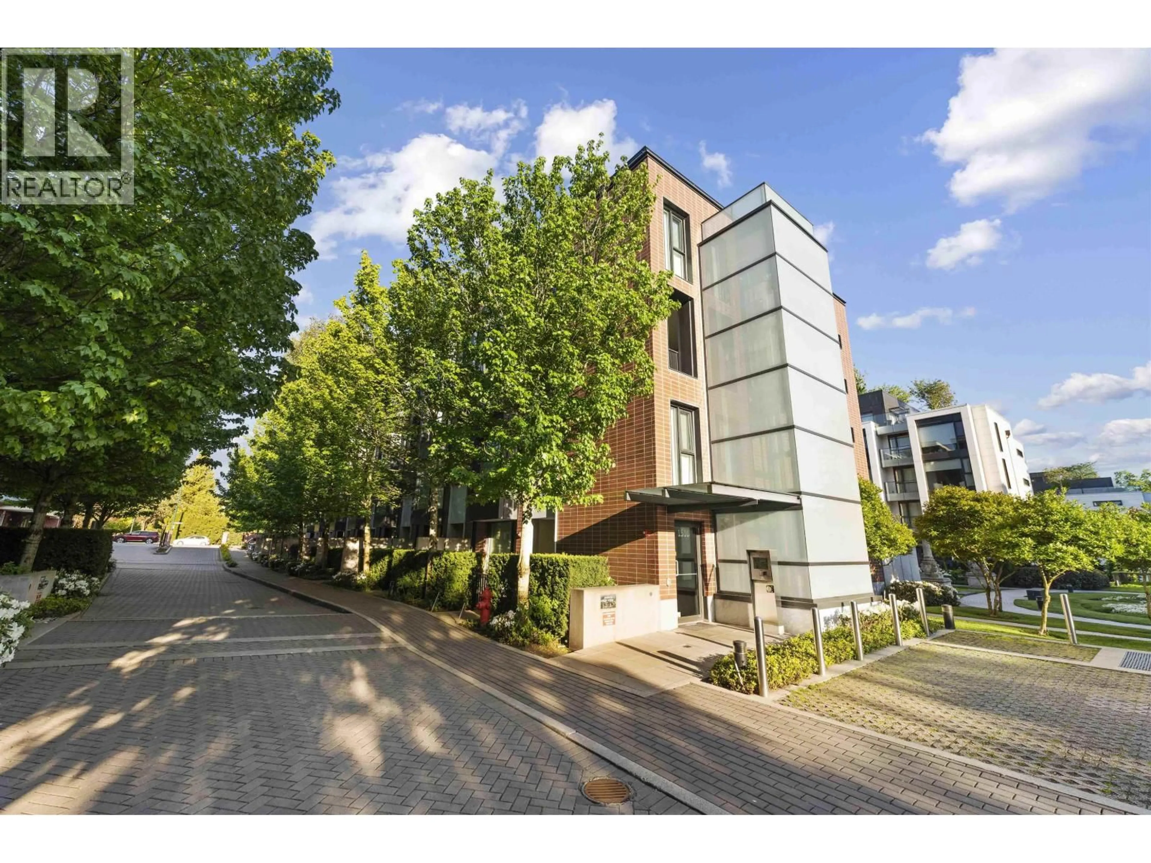 A pic from outside/outdoor area/front of a property/back of a property/a pic from drone, street for 1512 ATLAS LANE, Vancouver British Columbia V6P0E1