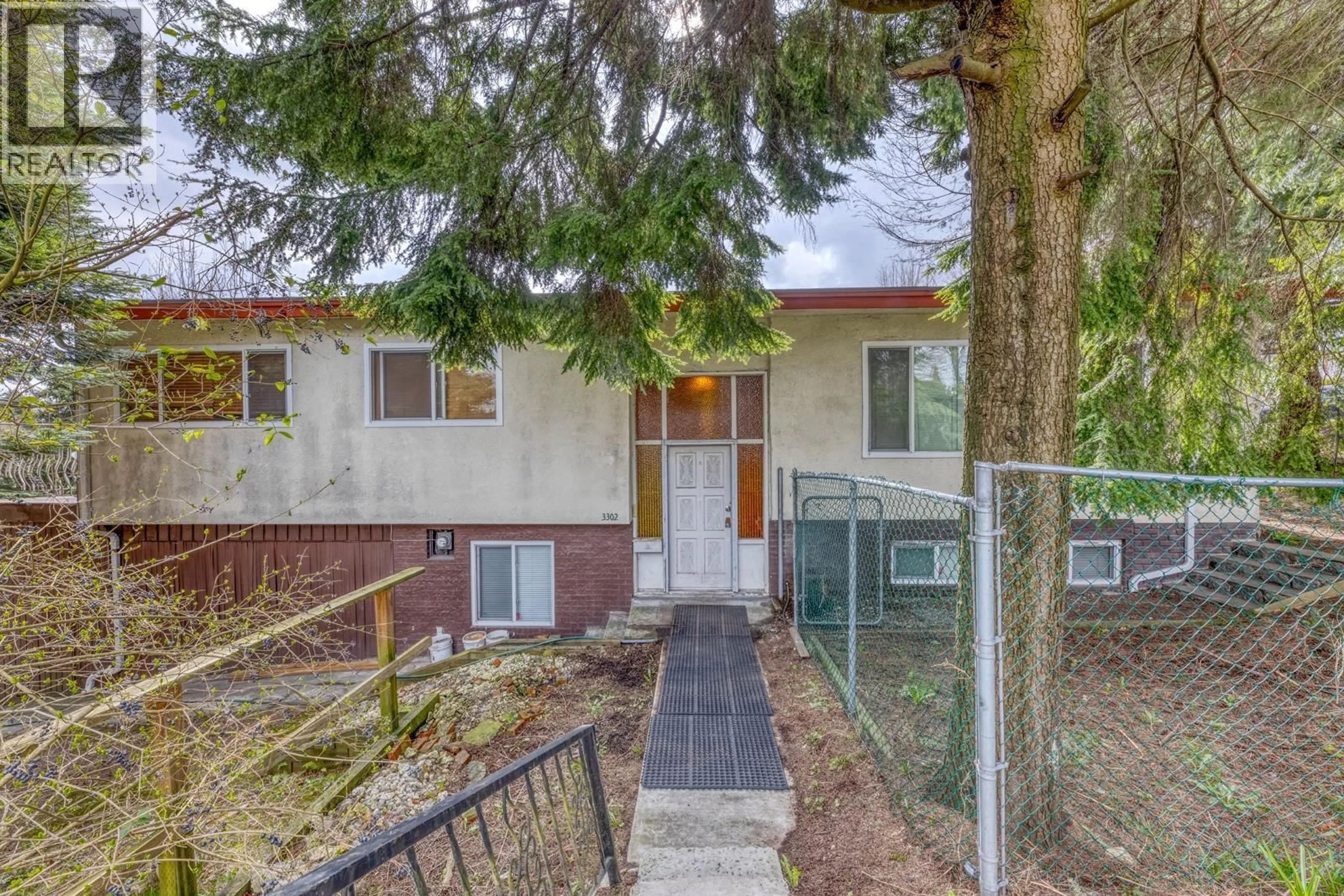 Unknown for 3302 5TH AVENUE, Vancouver British Columbia V5M1P4