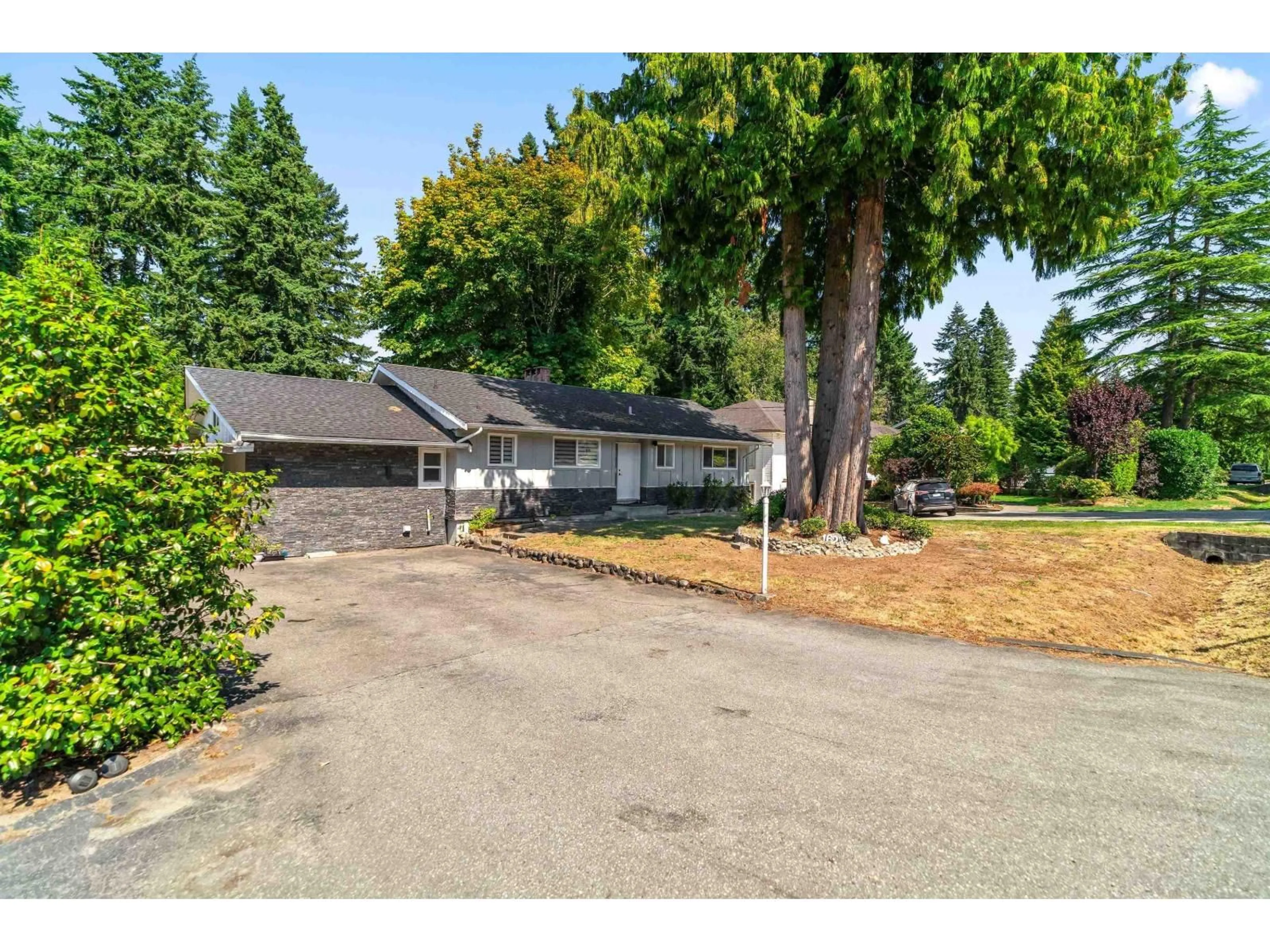 A pic from outside/outdoor area/front of a property/back of a property/a pic from drone, street for 16235 28, Surrey British Columbia V3Z0E4