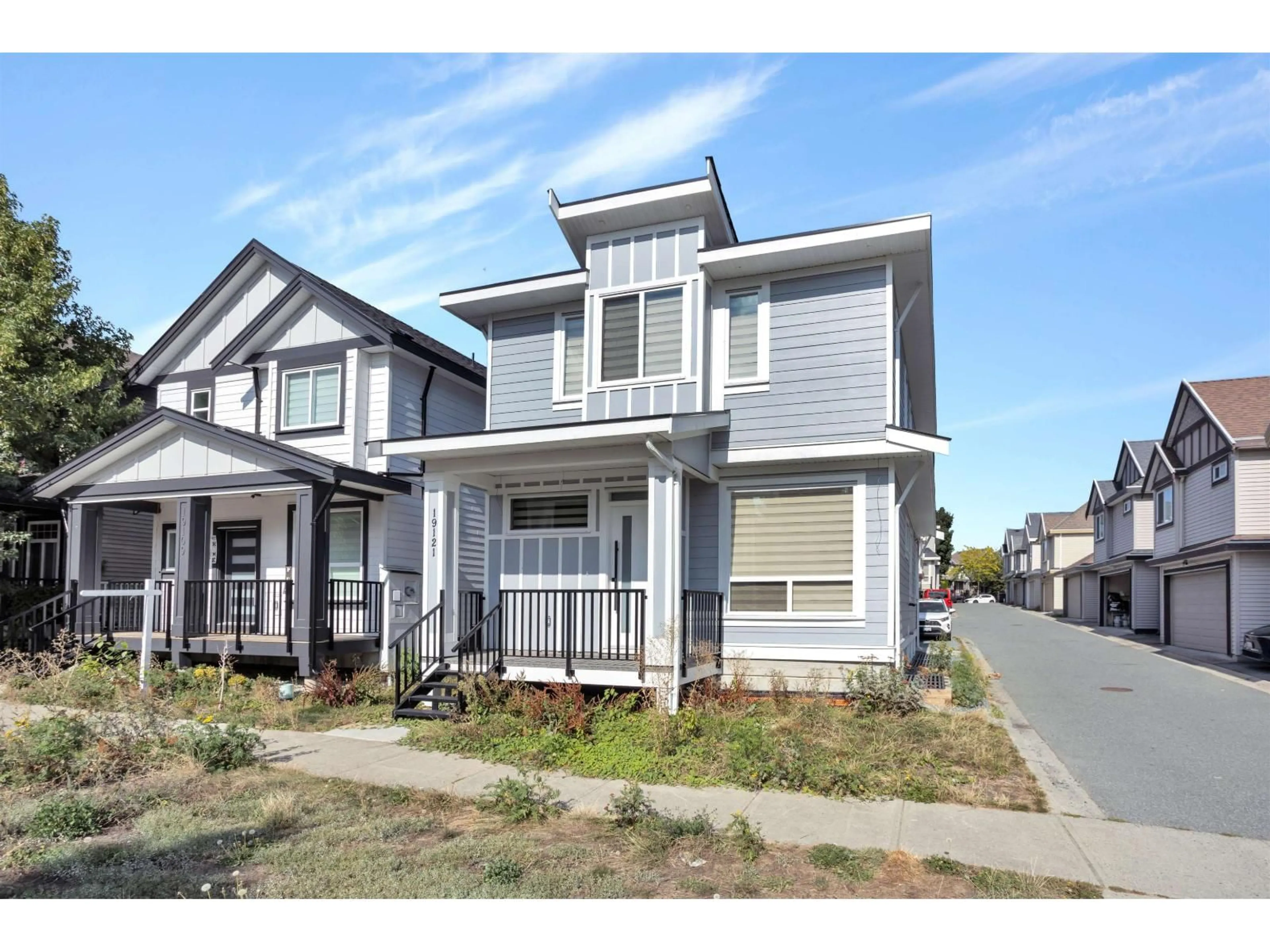 Home with vinyl exterior material, street for 19121 67, Surrey British Columbia V4N6A4