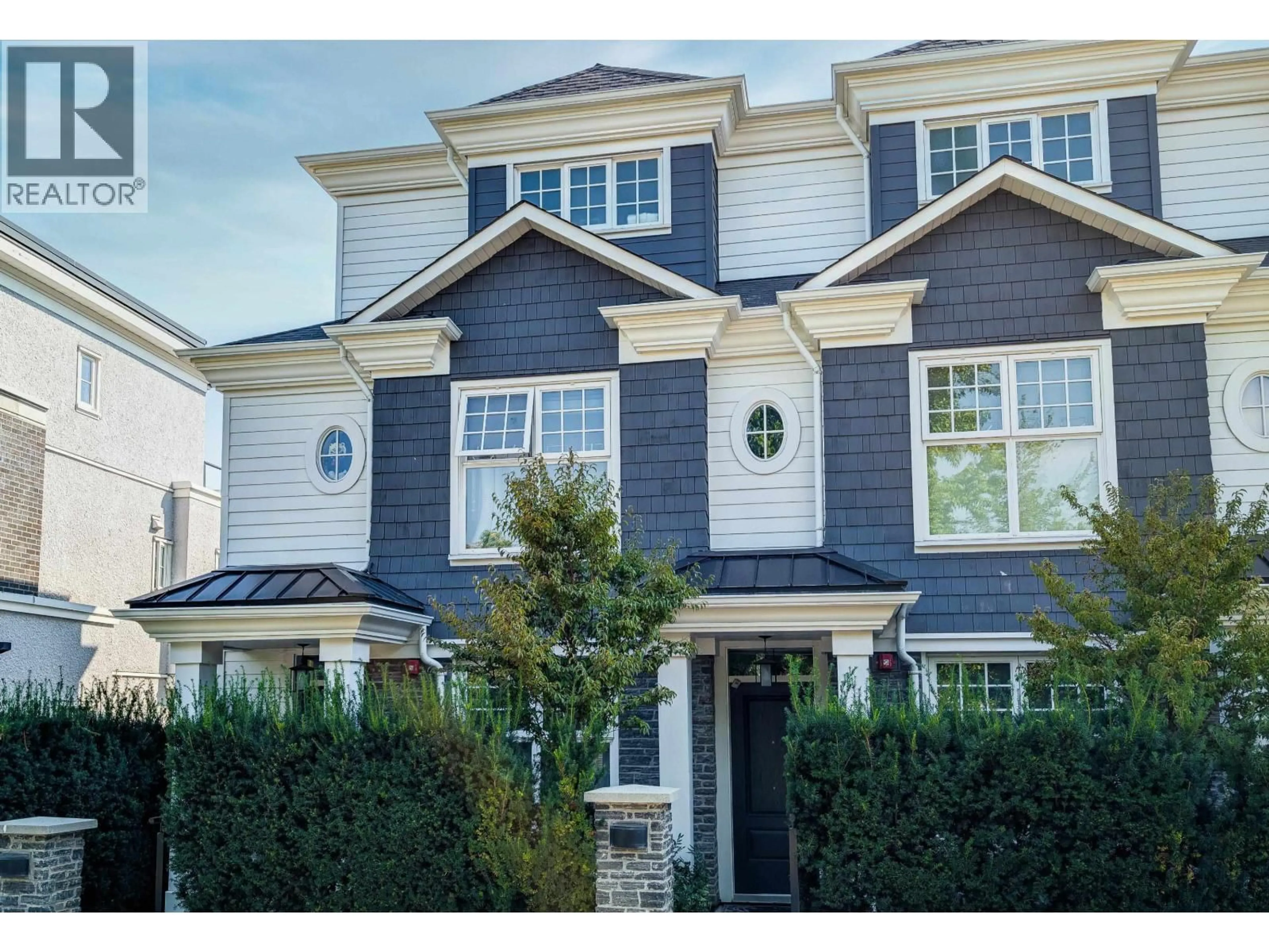 Home with vinyl exterior material, street for 276 62ND AVENUE, Vancouver British Columbia V5X0H1