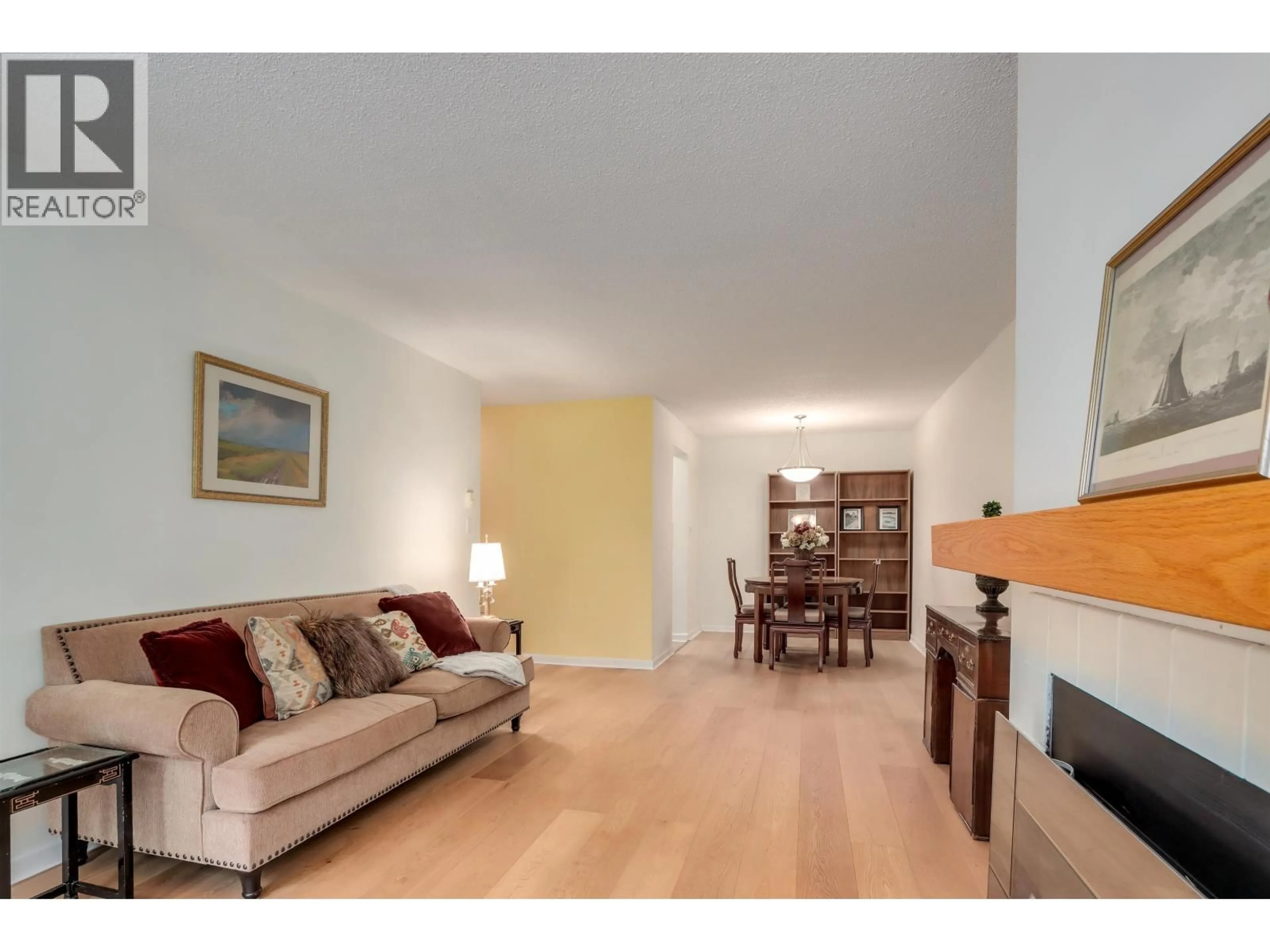 Living room with furniture, unknown for G04 - 1690 AUGUSTA AVENUE, Burnaby British Columbia V5A2V6