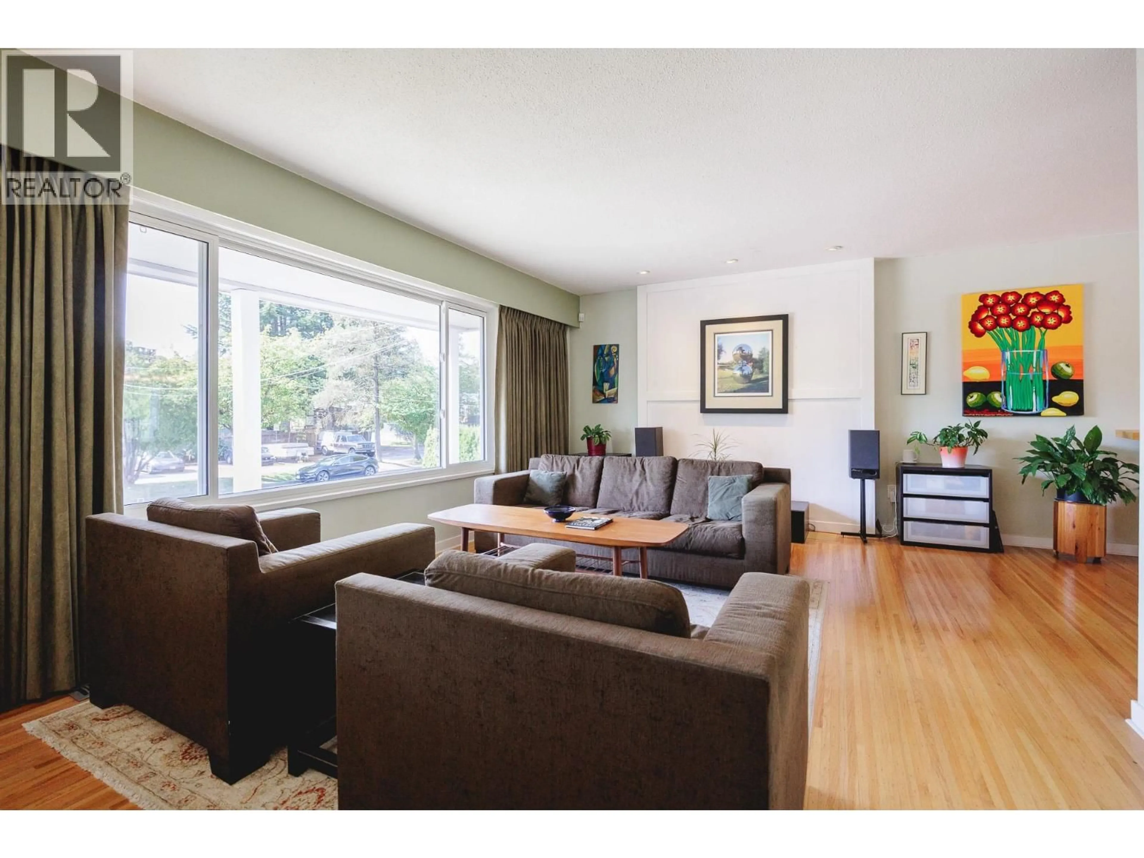 Living room with furniture, wood/laminate floor for 1444 EASTERN DRIVE, Port Coquitlam British Columbia V3C2S4