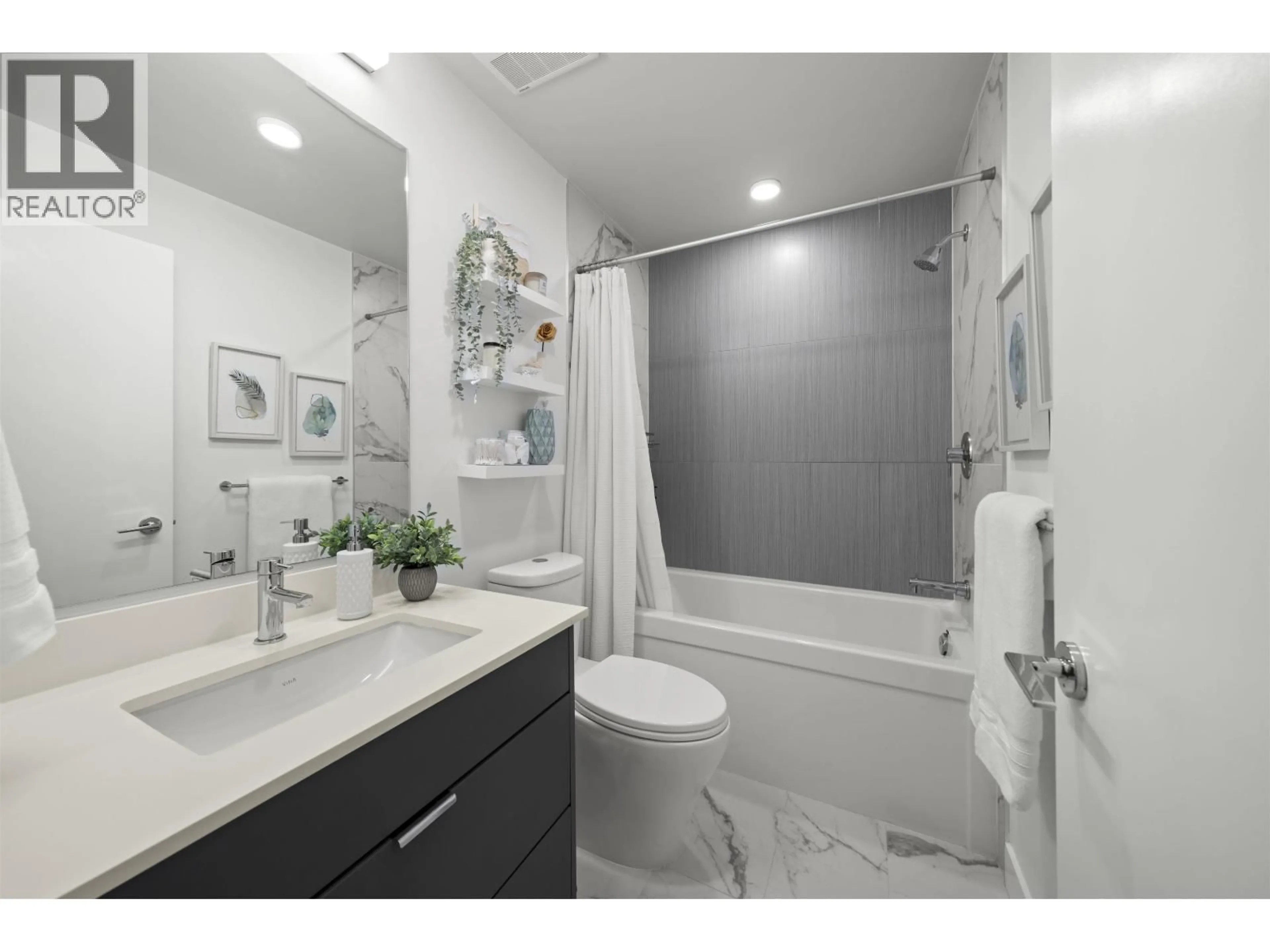 Standard bathroom, ceramic/tile floor for 211 - 1792 STARLING DRIVE, Tsawwassen British Columbia V4M0E4
