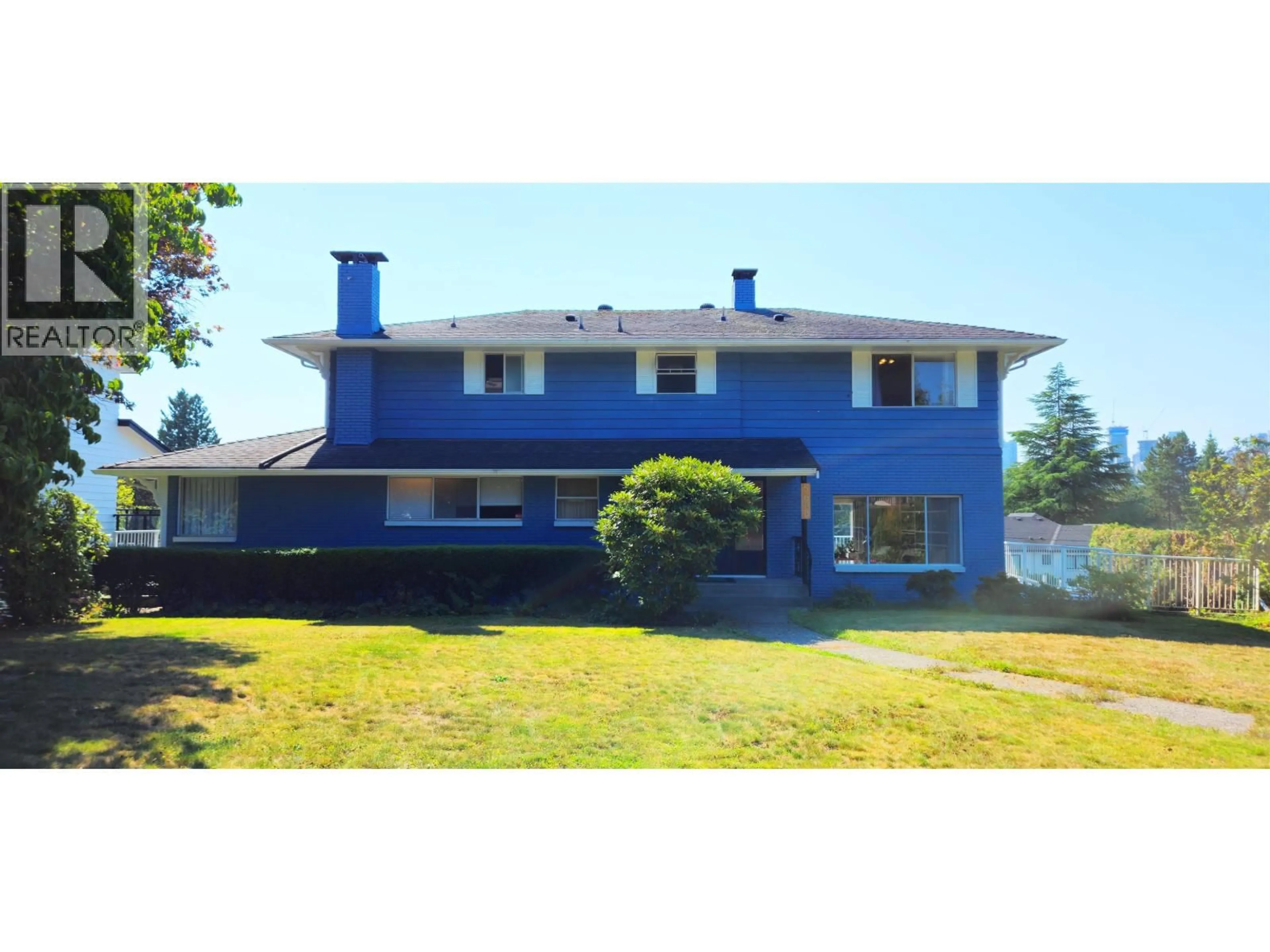 Home with vinyl exterior material, water/lake/river/ocean view for 5680 MONARCH STREET, Burnaby British Columbia V5G2A3