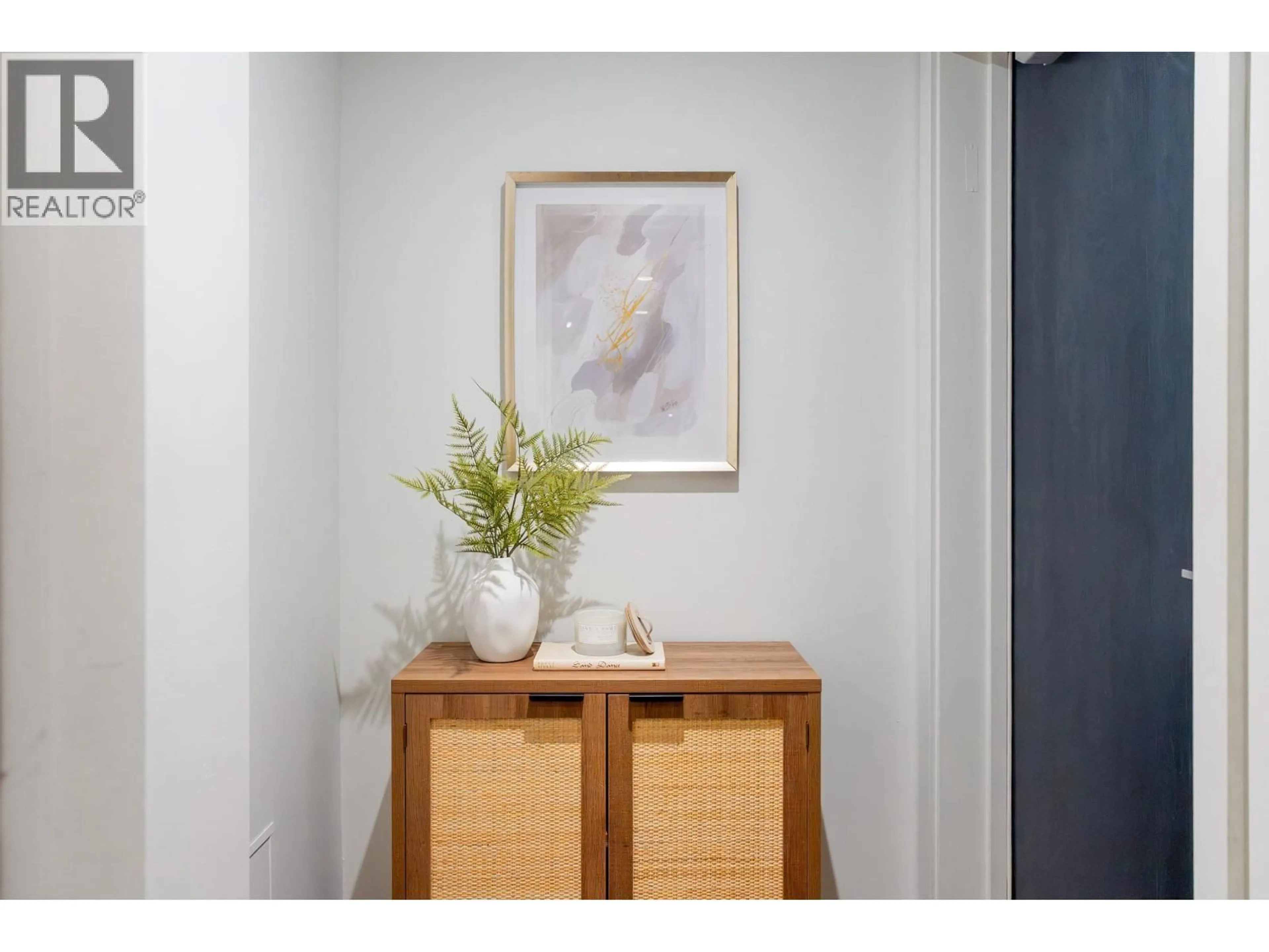 Indoor entryway for 104 - 1241 HOMER STREET, Vancouver British Columbia V6B2Y9