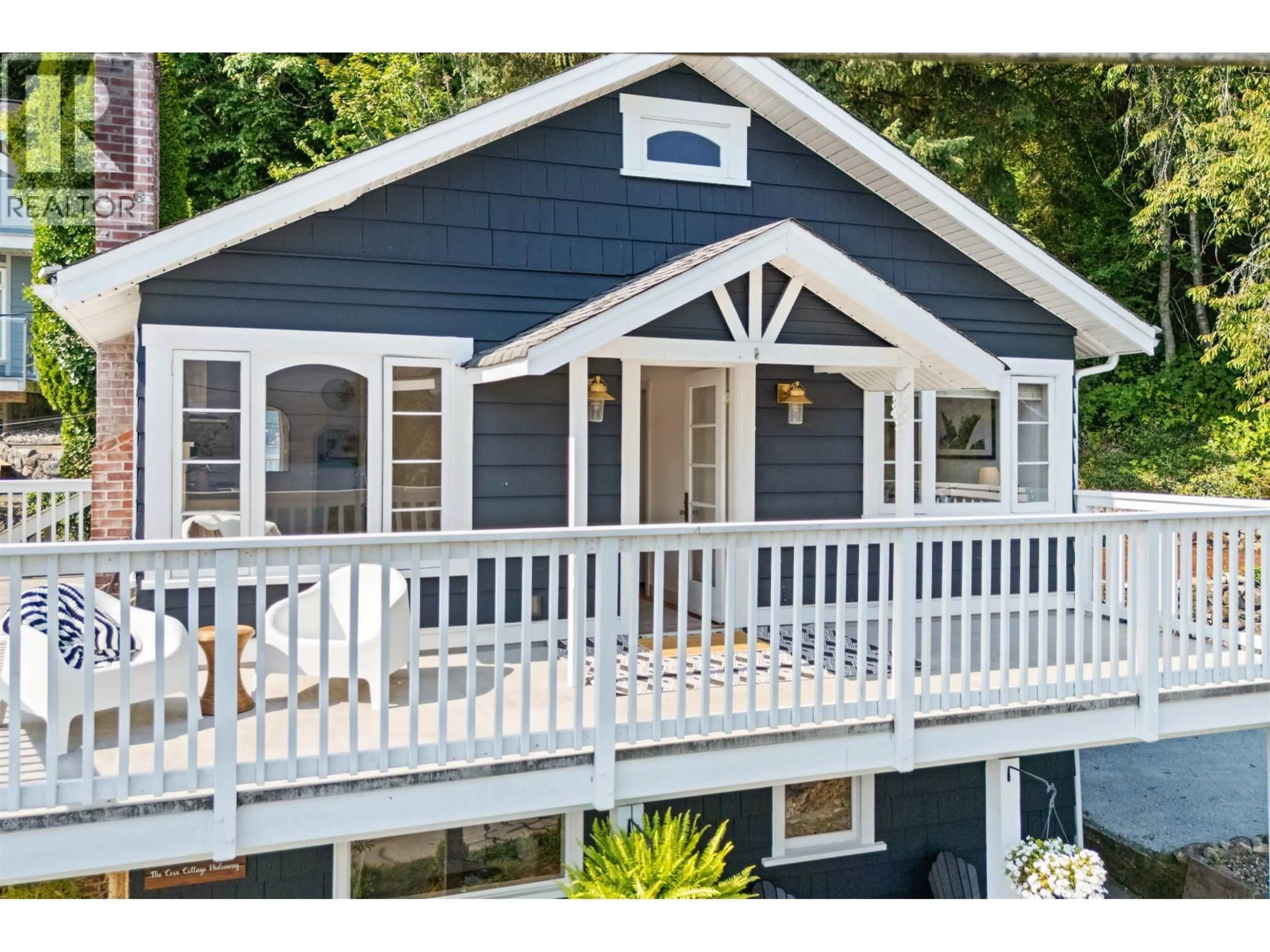 Home with vinyl exterior material, water/lake/river/ocean view for 2689 PANORAMA DRIVE, North Vancouver British Columbia V7G1V7