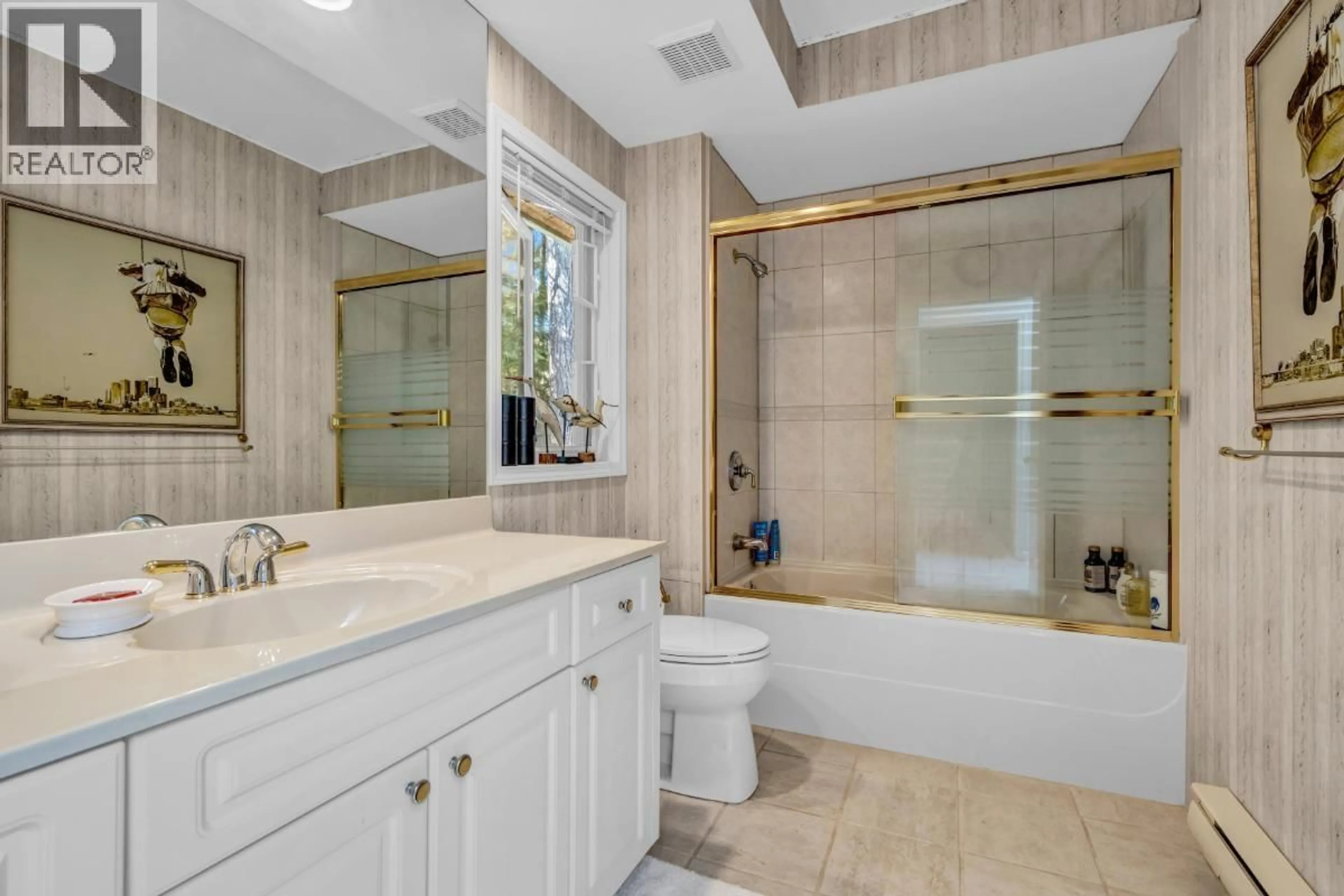 Contemporary bathroom, ceramic/tile floor for 4415 WOODCREST ROAD, West Vancouver British Columbia V7S2W2