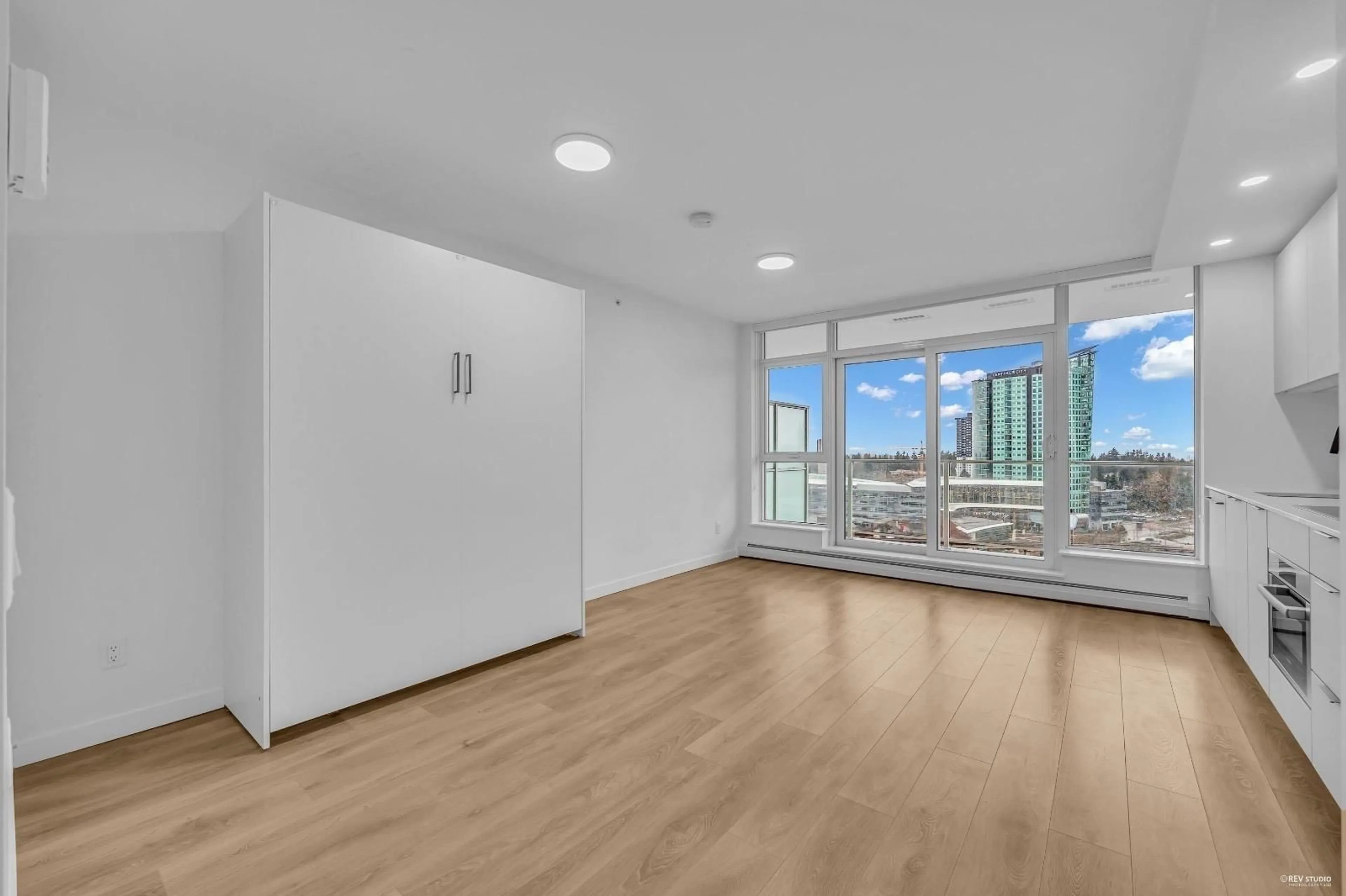 A pic of a room for 1810 - 13685 102, Surrey British Columbia V3T1N7