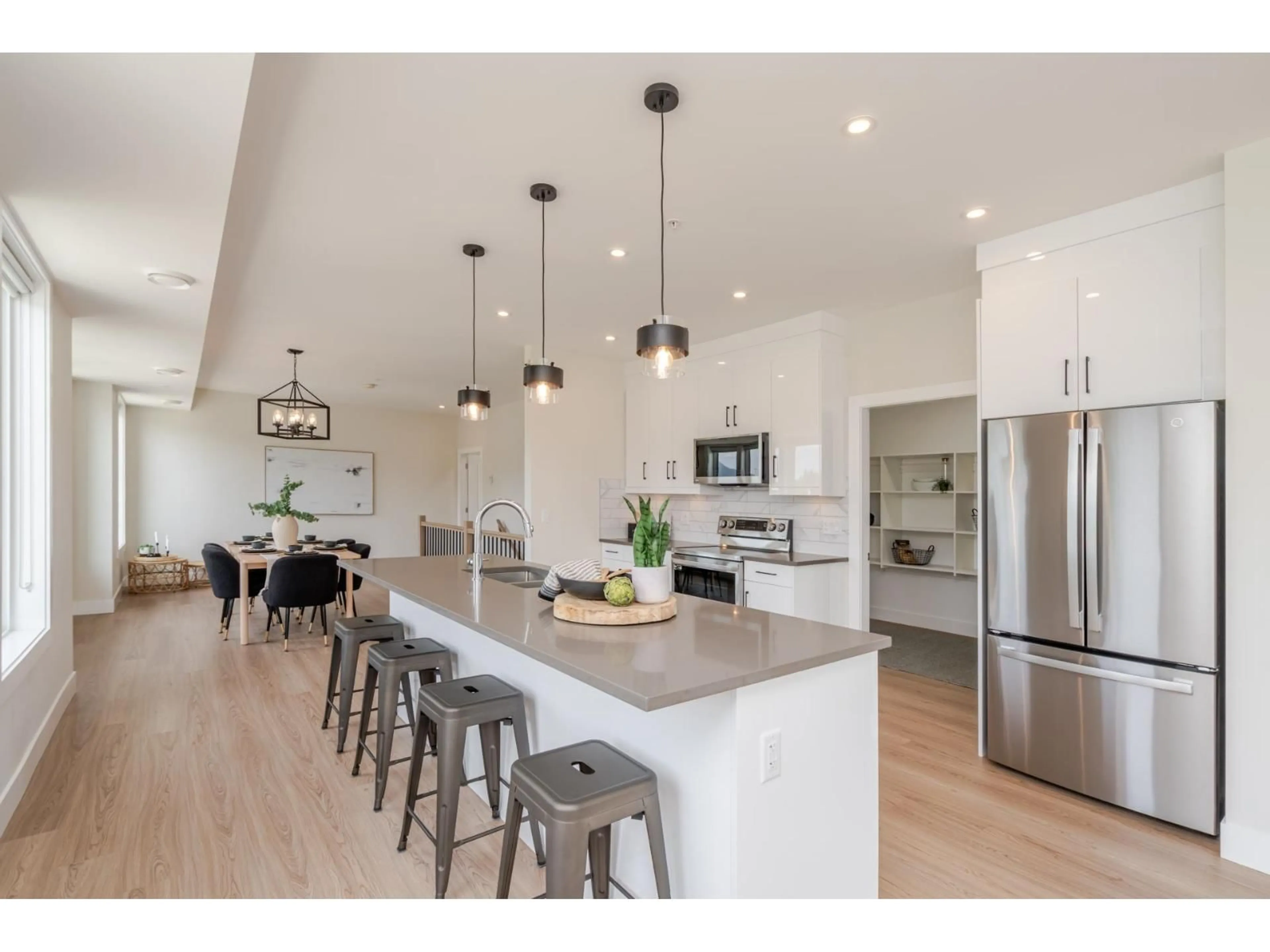 Open concept kitchen, unknown for 104 - 9384 FLETCHER STREET, Chilliwack British Columbia V2P4Z2