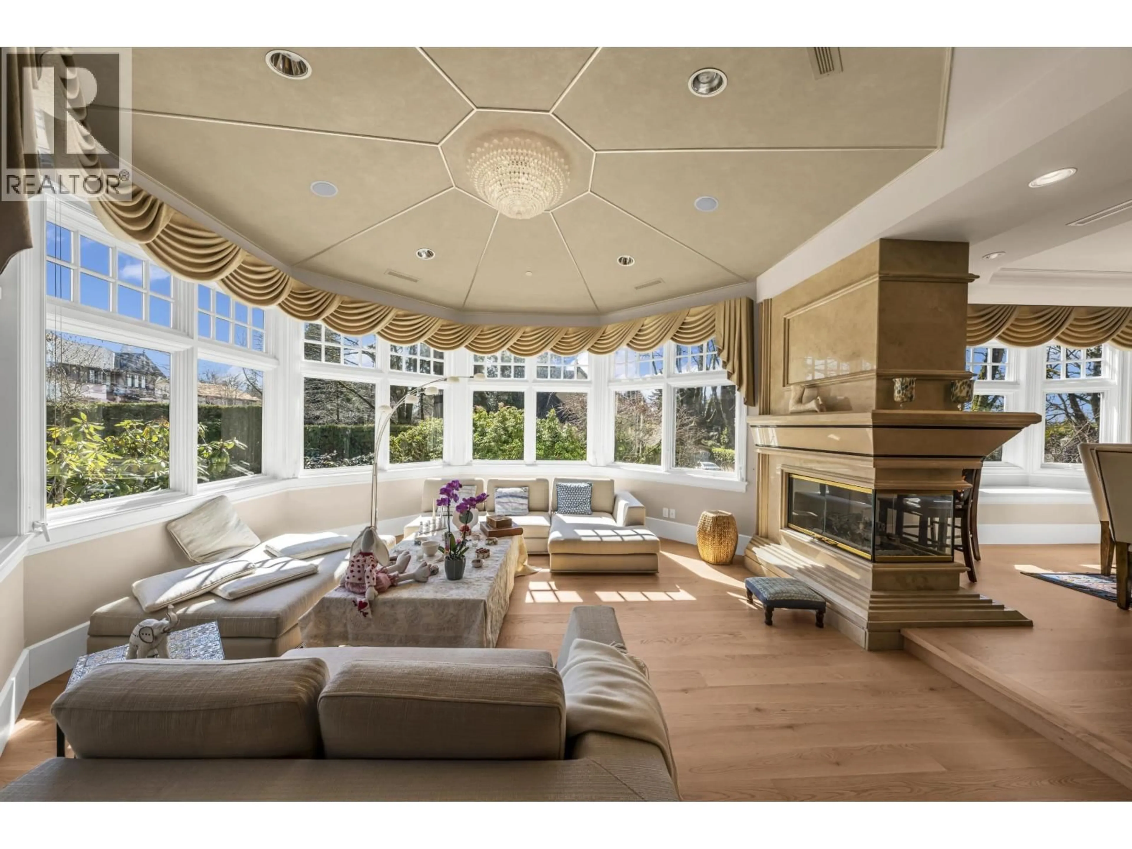Living room with furniture, unknown for 5885 ANGUS DRIVE, Vancouver British Columbia V6M3N7