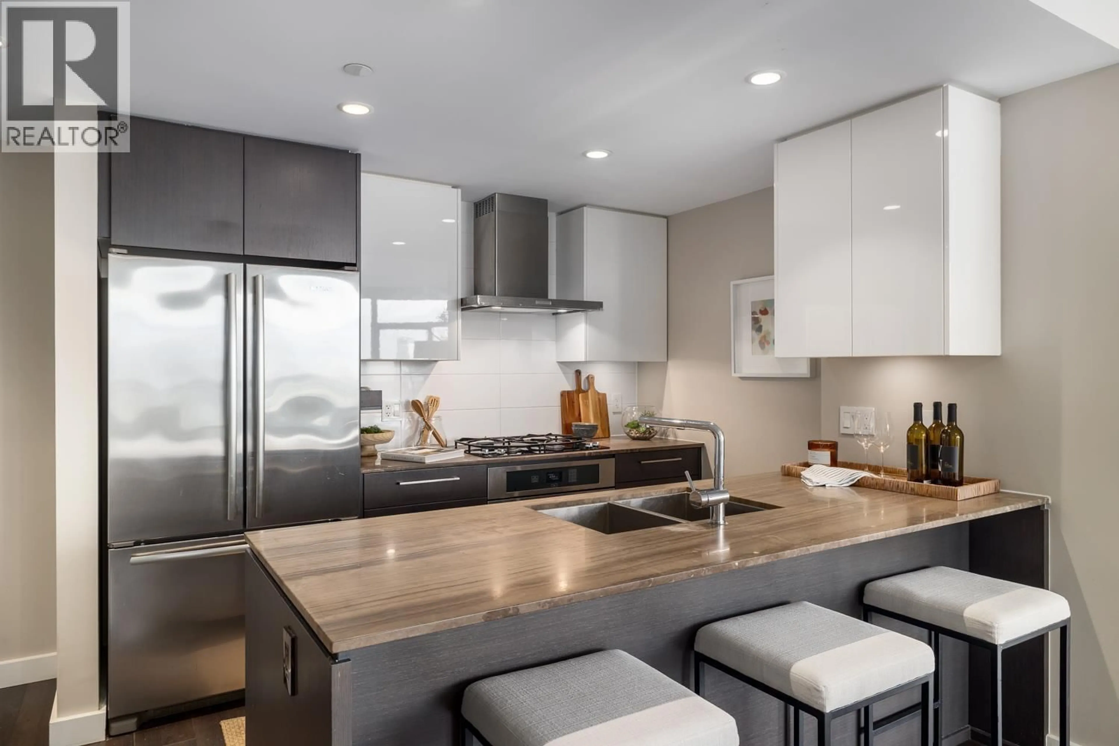 Contemporary kitchen, unknown for 1912 - 1618 QUEBEC STREET, Vancouver British Columbia V6A0C5