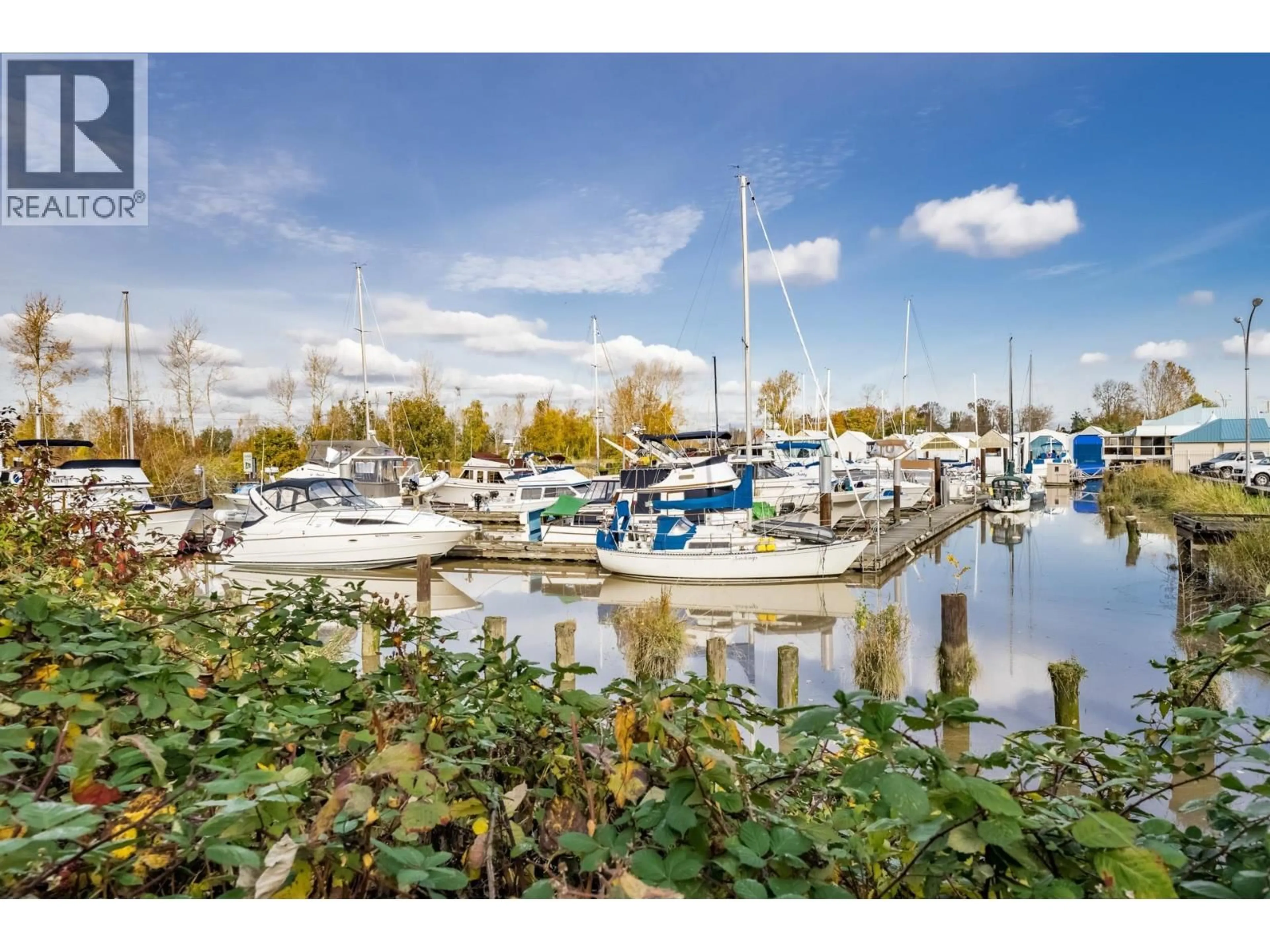 Patio, water/lake/river/ocean view for 307 - 4955 RIVER ROAD, Delta British Columbia V4K4V9