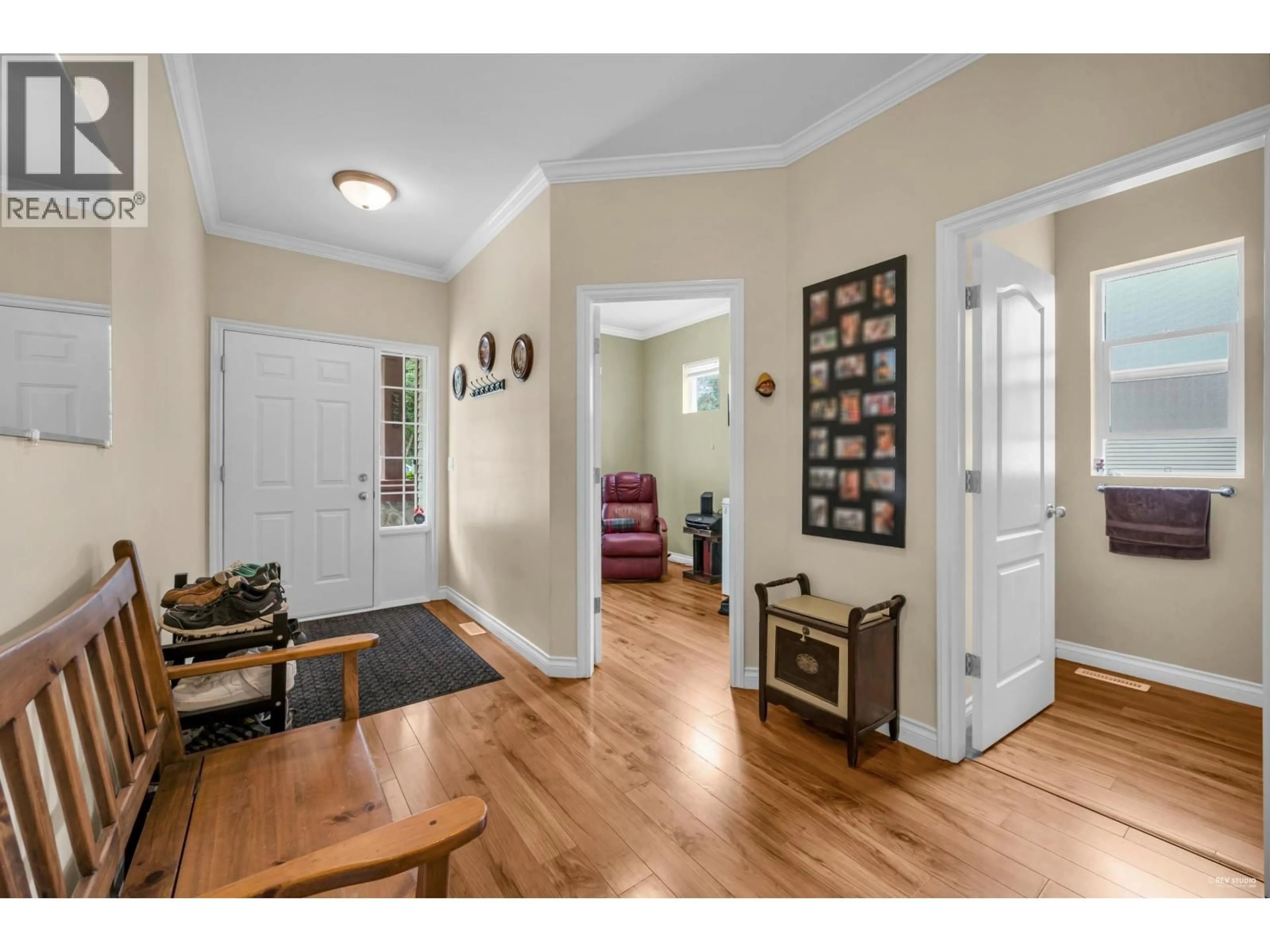 Indoor entryway for 11455 228 STREET, Maple Ridge British Columbia V2X3P3