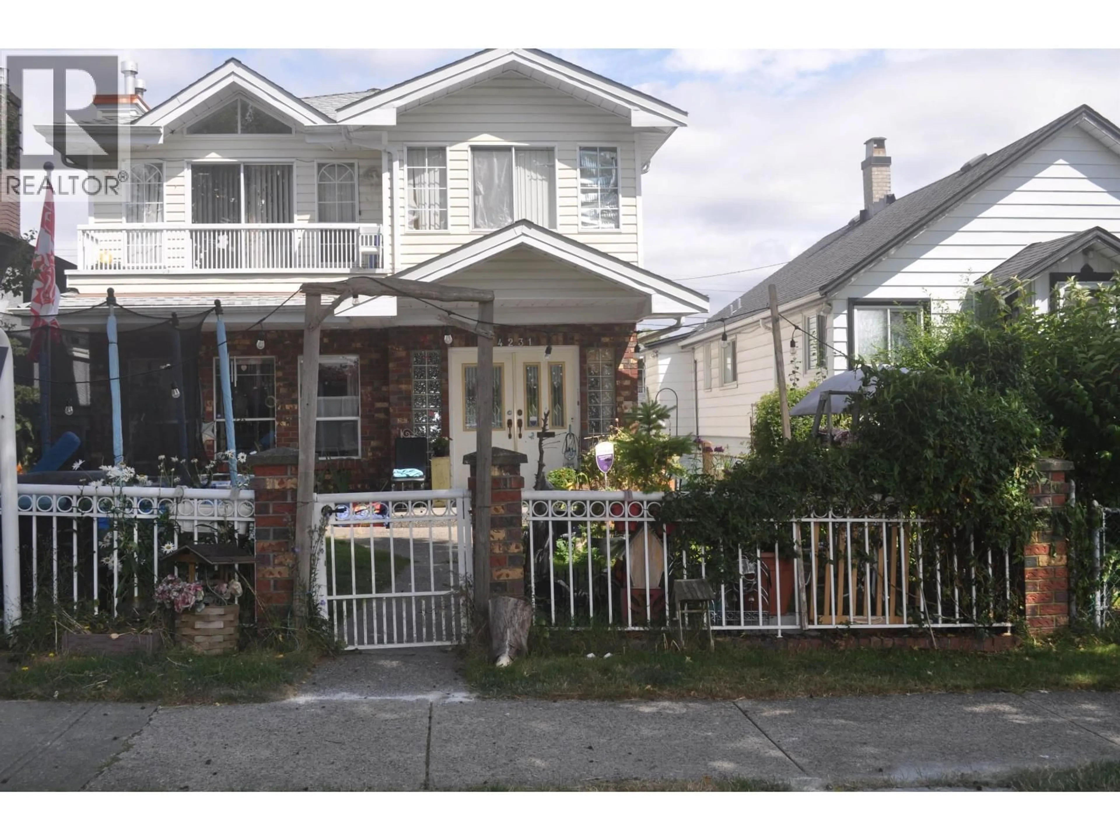 Unknown for 4231 DUNDAS STREET, Burnaby British Columbia V5C1B2