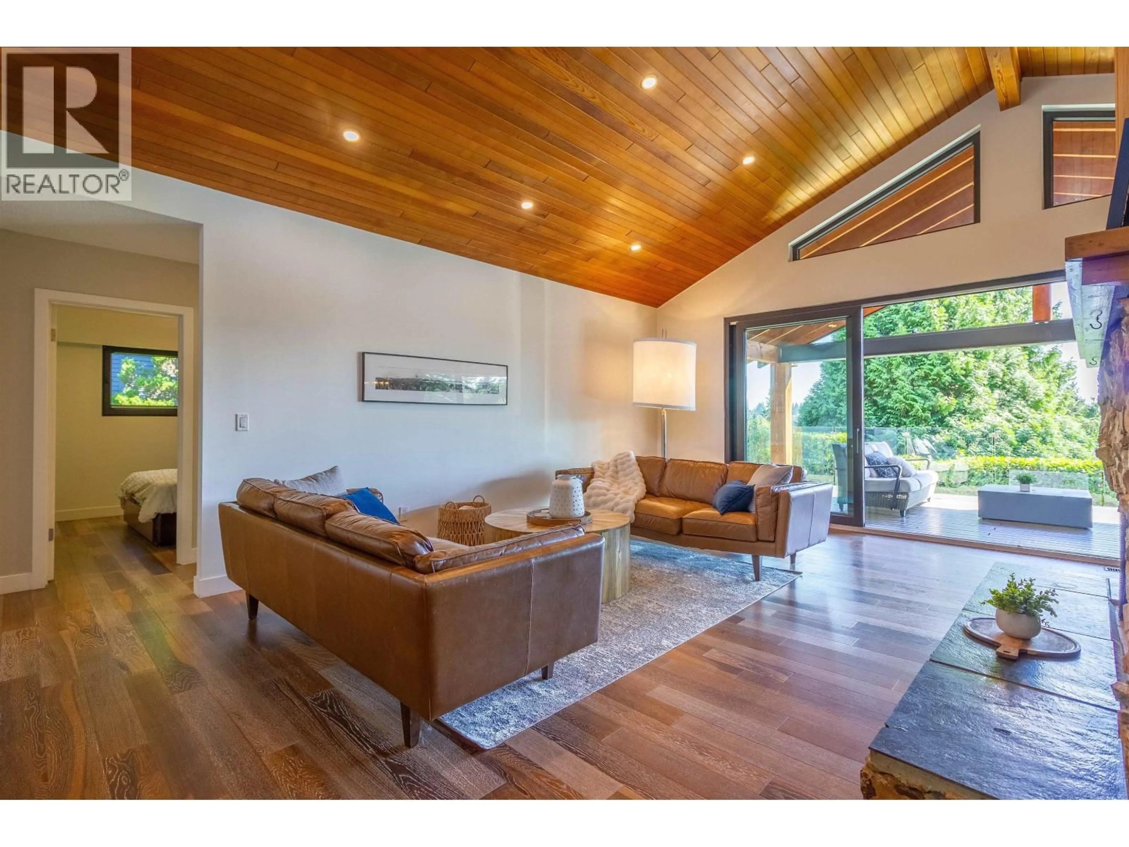 Living room with furniture, wood/laminate floor for 302 OXFORD DRIVE, Port Moody British Columbia V3H1T2