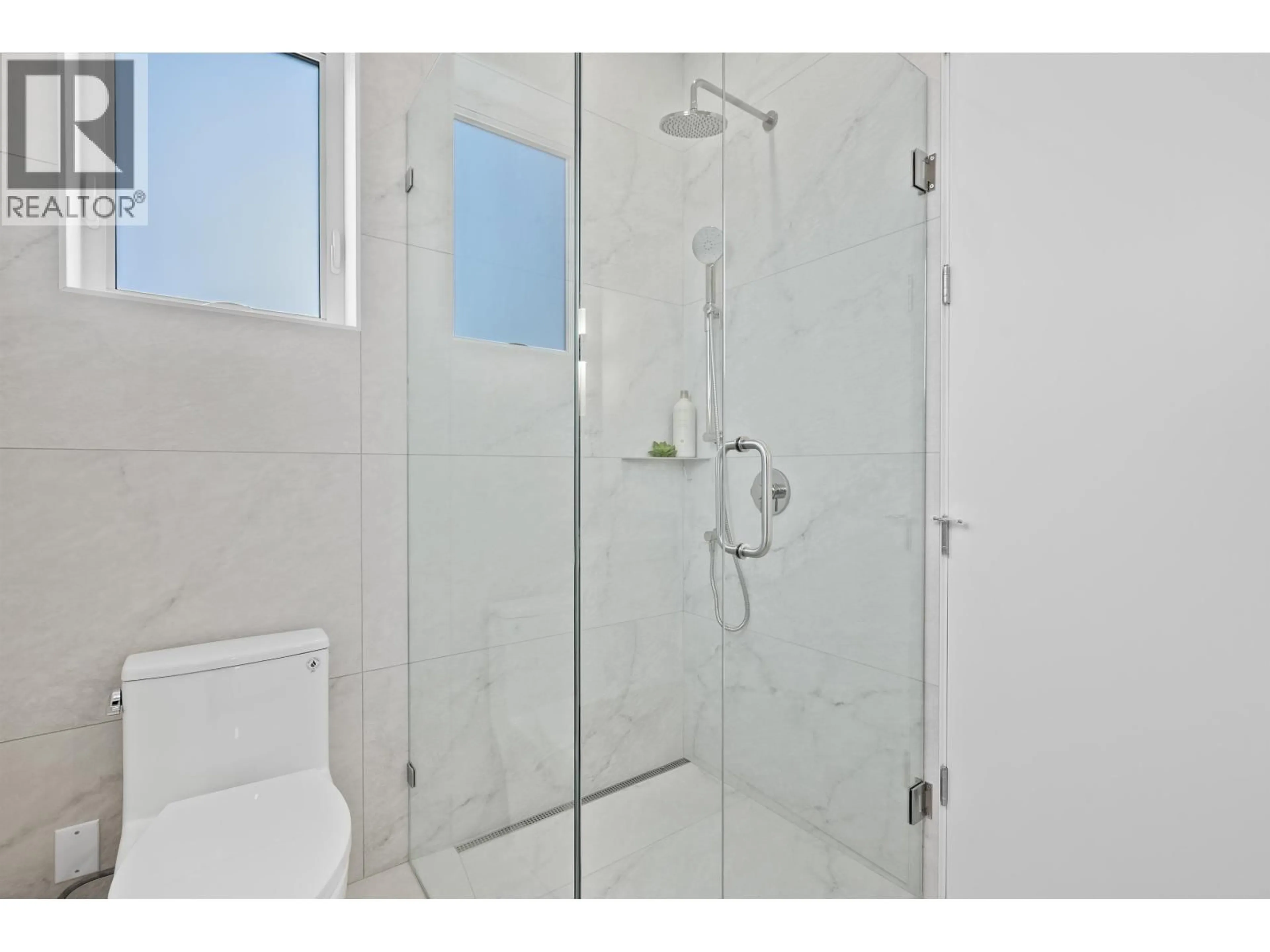 Standard bathroom, ceramic/tile floor for 1 - 2253 GRANT STREET, Vancouver British Columbia V5L2Z6