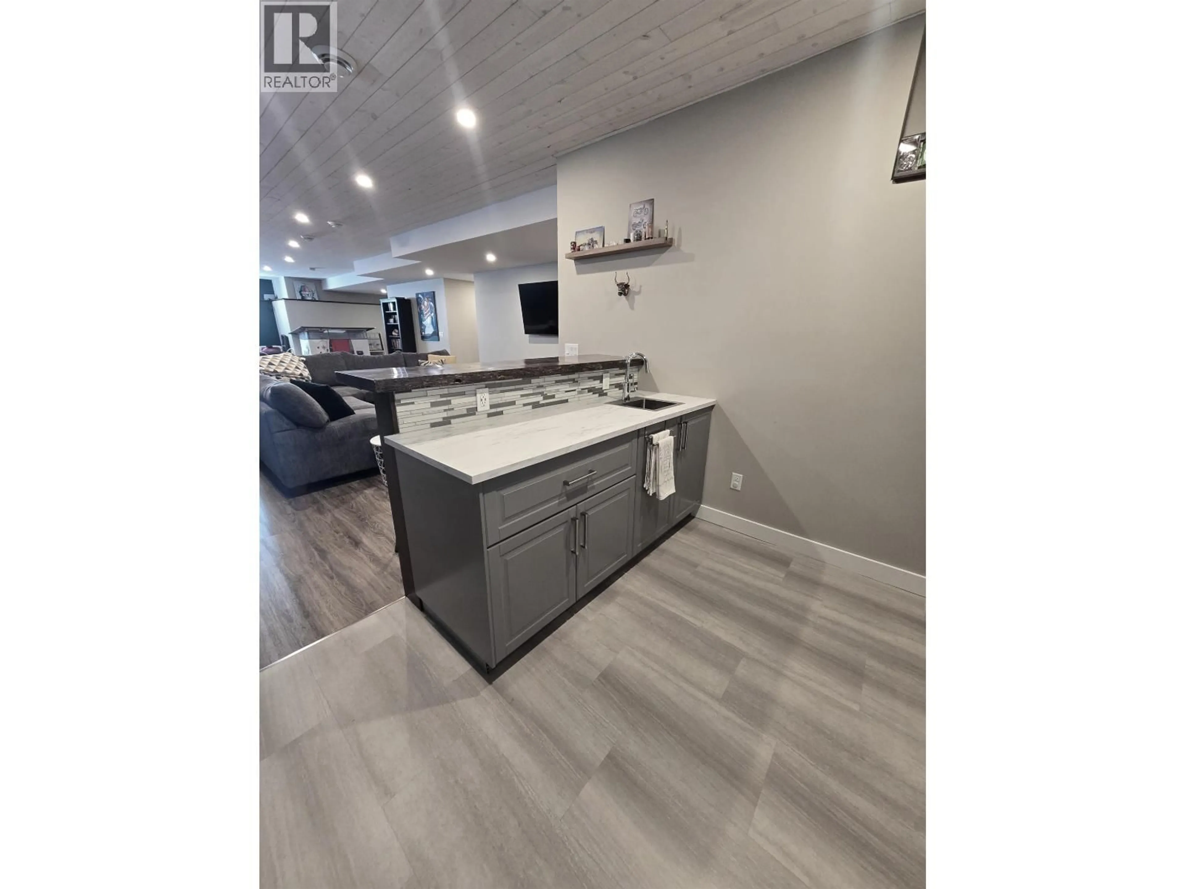 Open concept kitchen, unknown for 11203 115 AVENUE, Fort St. John British Columbia V1J0N4
