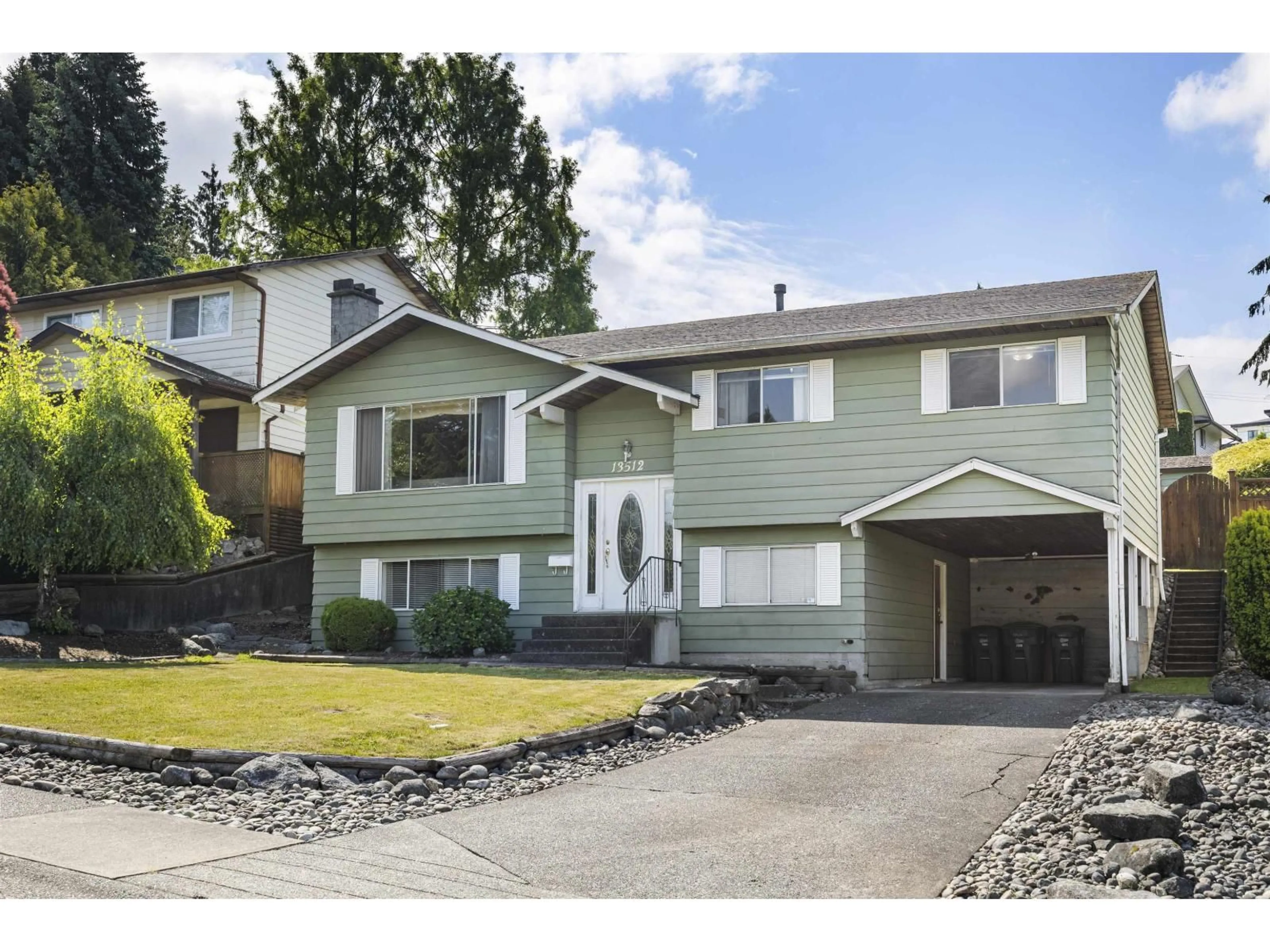 Home with vinyl exterior material, street for 13512 CRESTVIEW, Surrey British Columbia V3R6T2