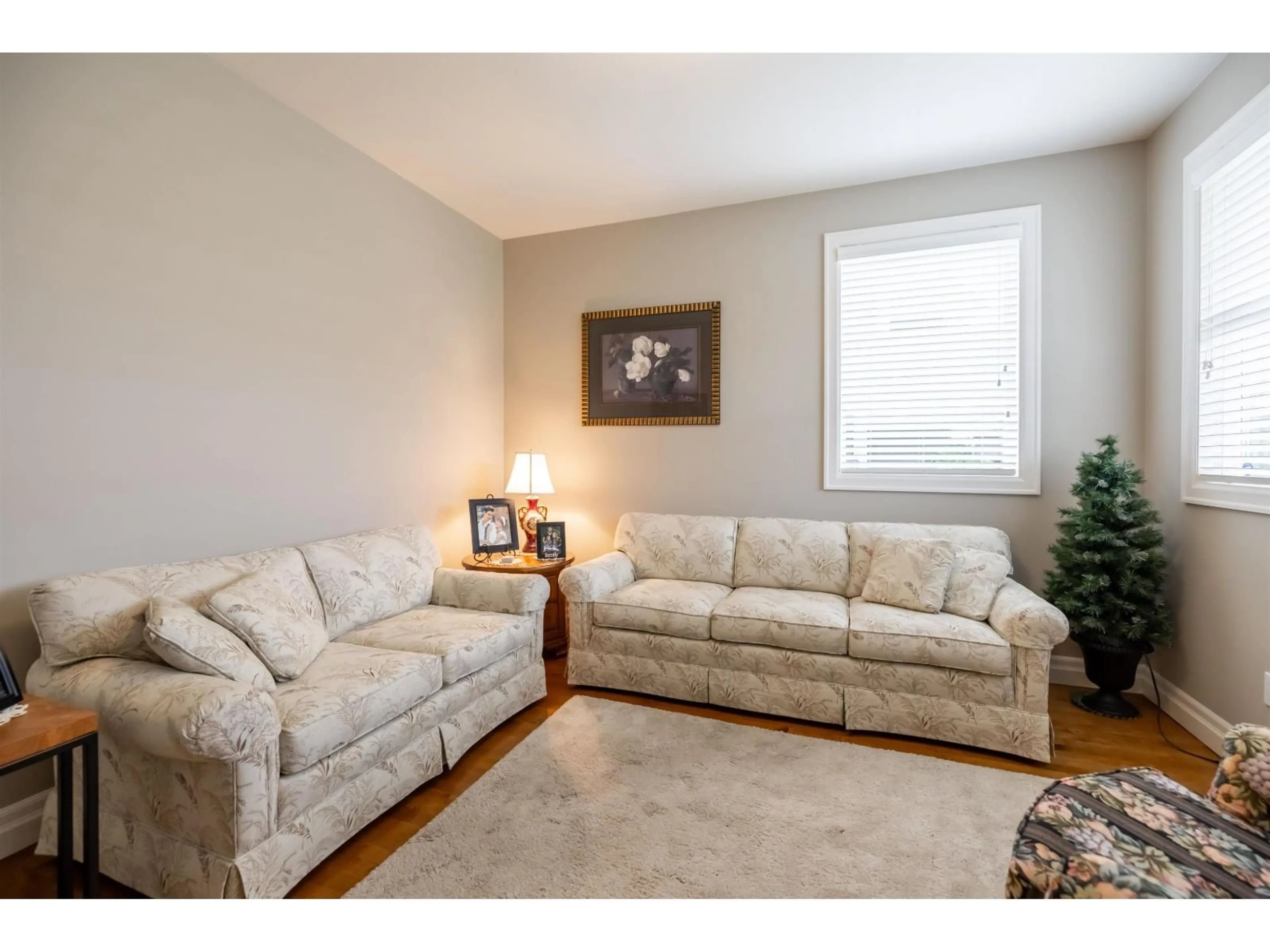 Living room with furniture, unknown for 20426 67A, Langley British Columbia V2Y2X5