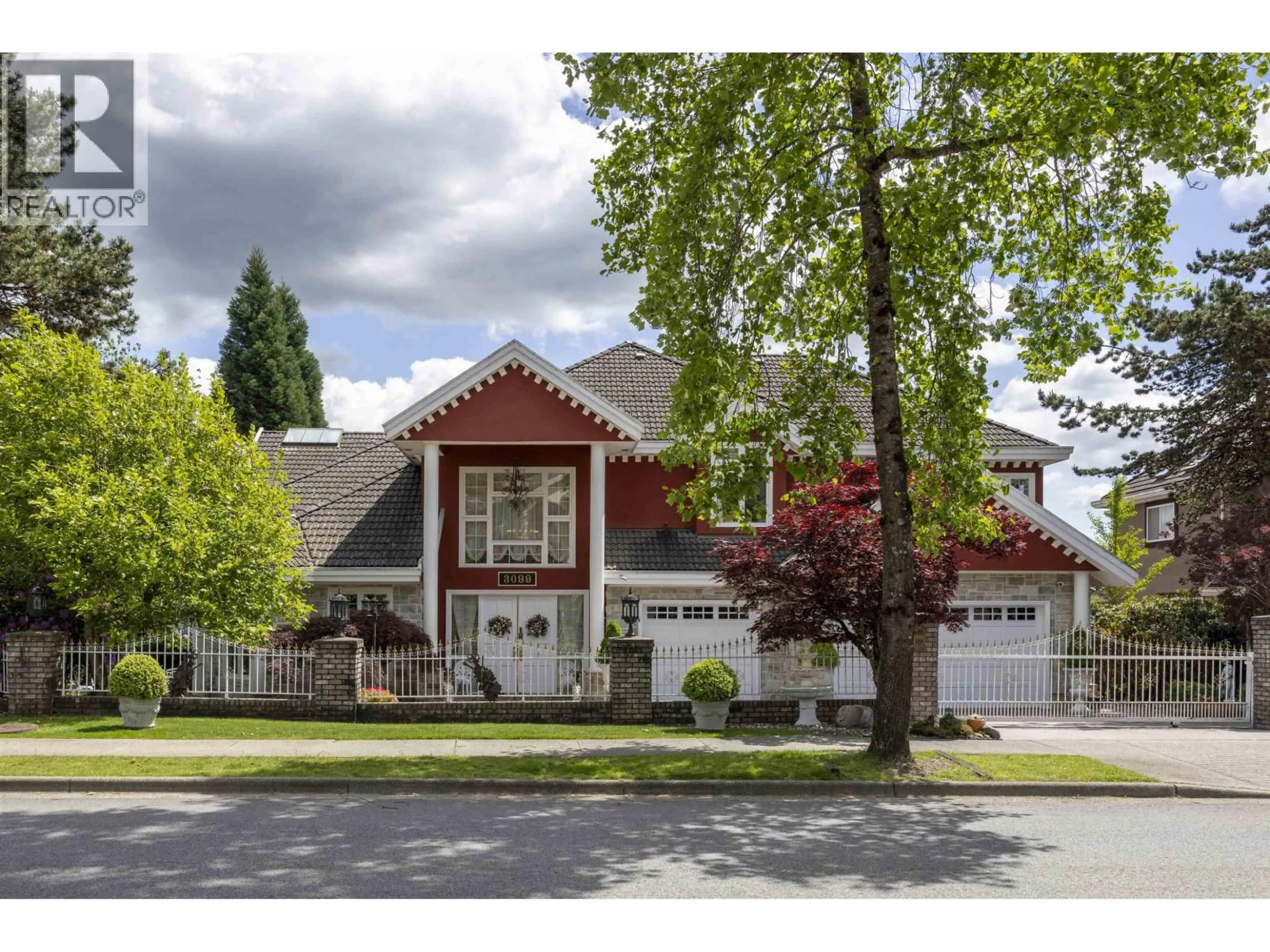 Home with vinyl exterior material, street for 3099 PLATEAU BOULEVARD, Coquitlam British Columbia V3E3R5