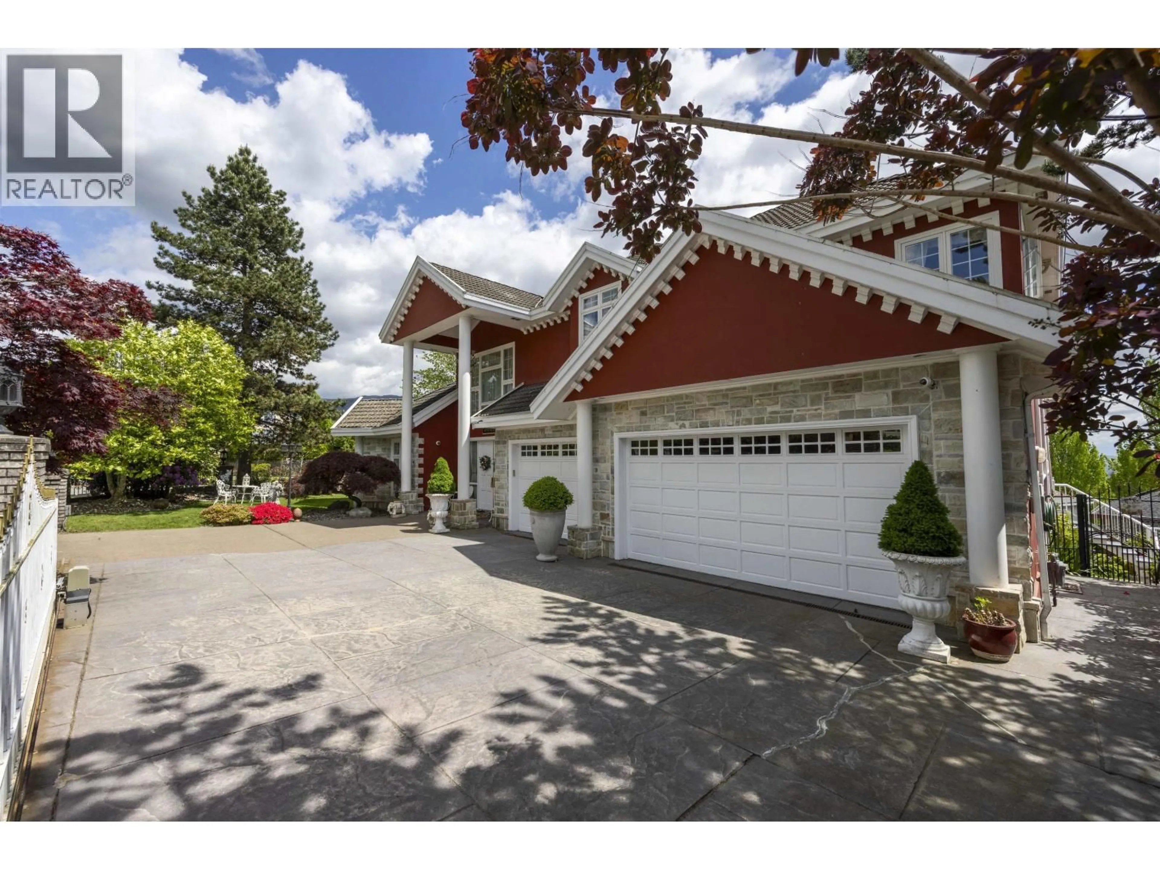Indoor garage for 3099 PLATEAU BOULEVARD, Coquitlam British Columbia V3E3R5