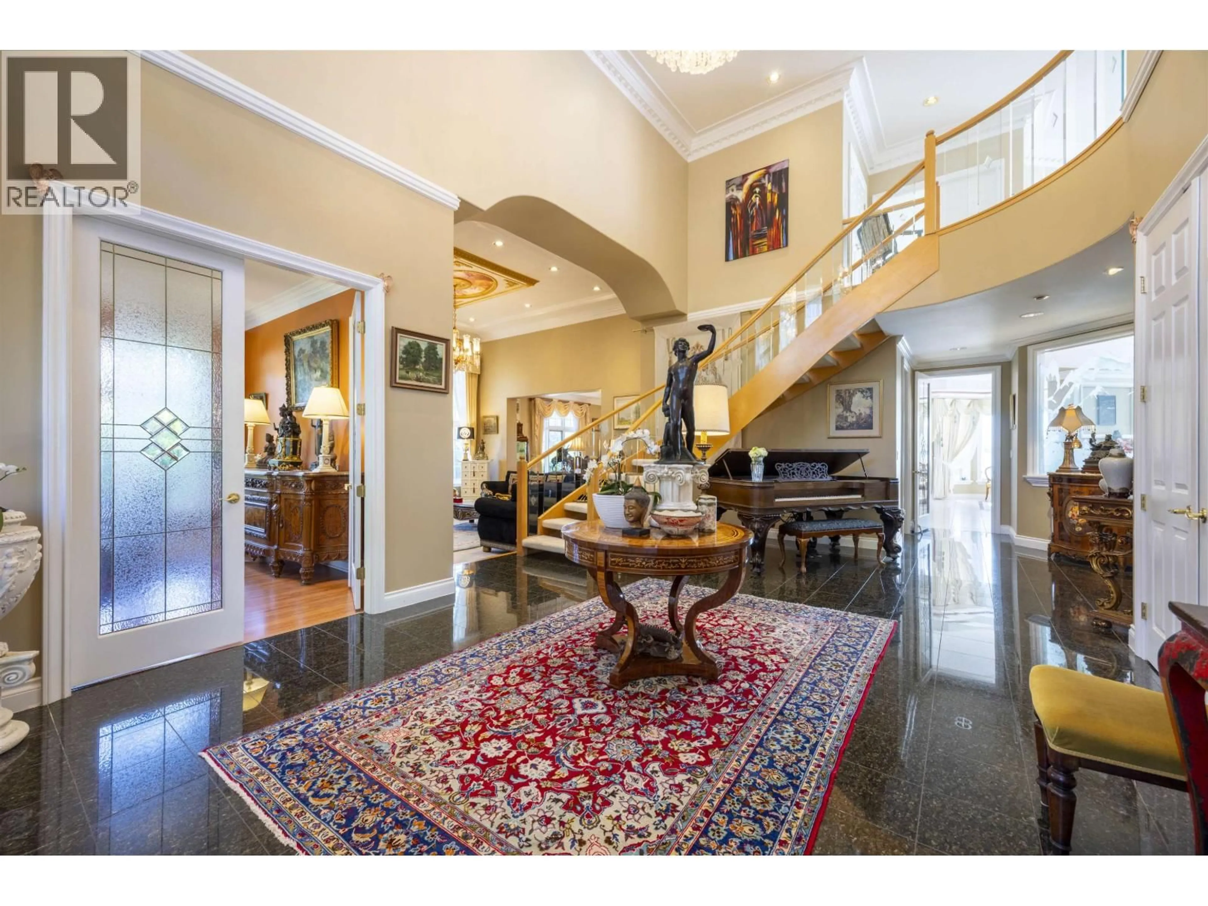 Indoor foyer for 3099 PLATEAU BOULEVARD, Coquitlam British Columbia V3E3R5