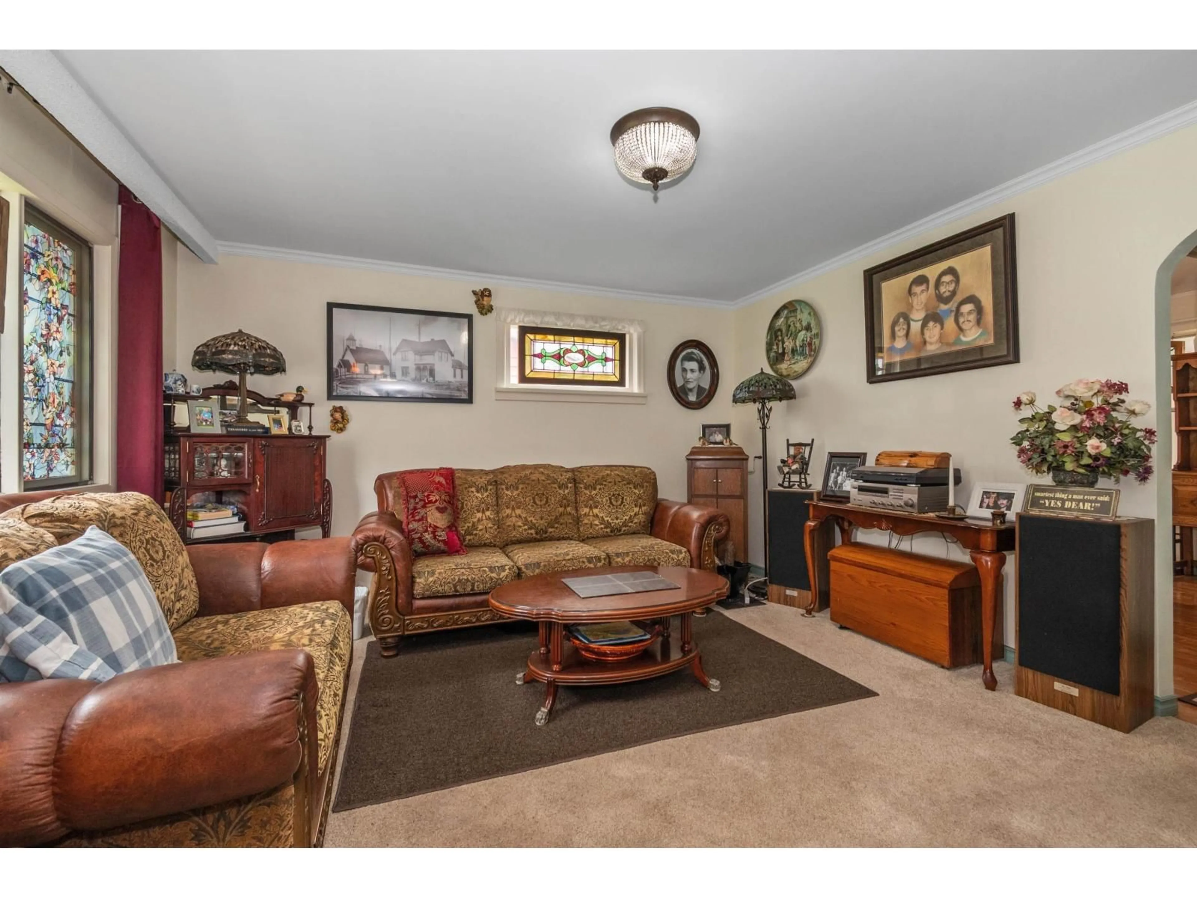 Living room with furniture, unknown for 46186 GORE AVENUE, Chilliwack British Columbia V2P1Z7