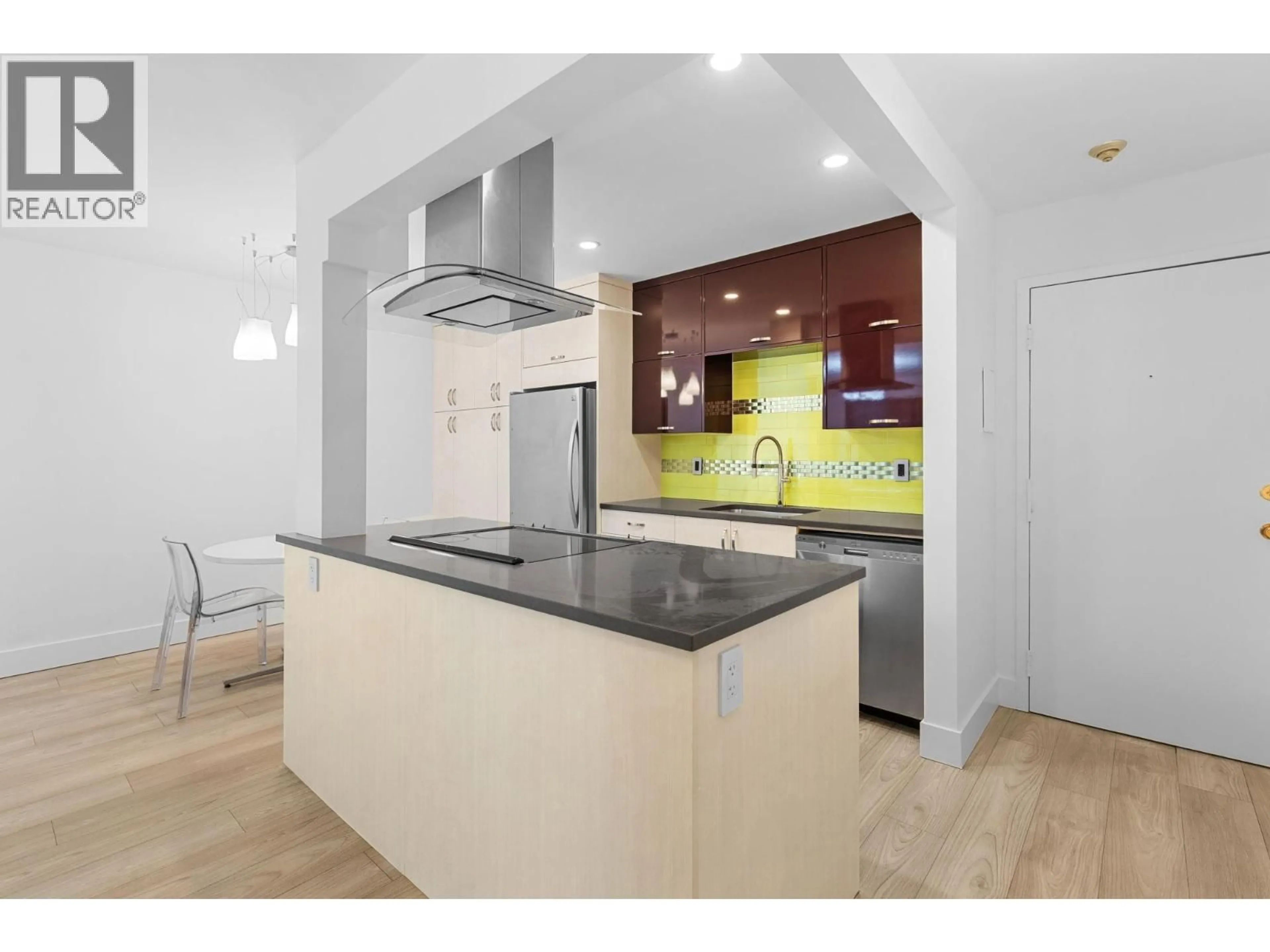 Open concept kitchen, unknown for 202 - 1422 3RD AVENUE, Vancouver British Columbia V5N5R5