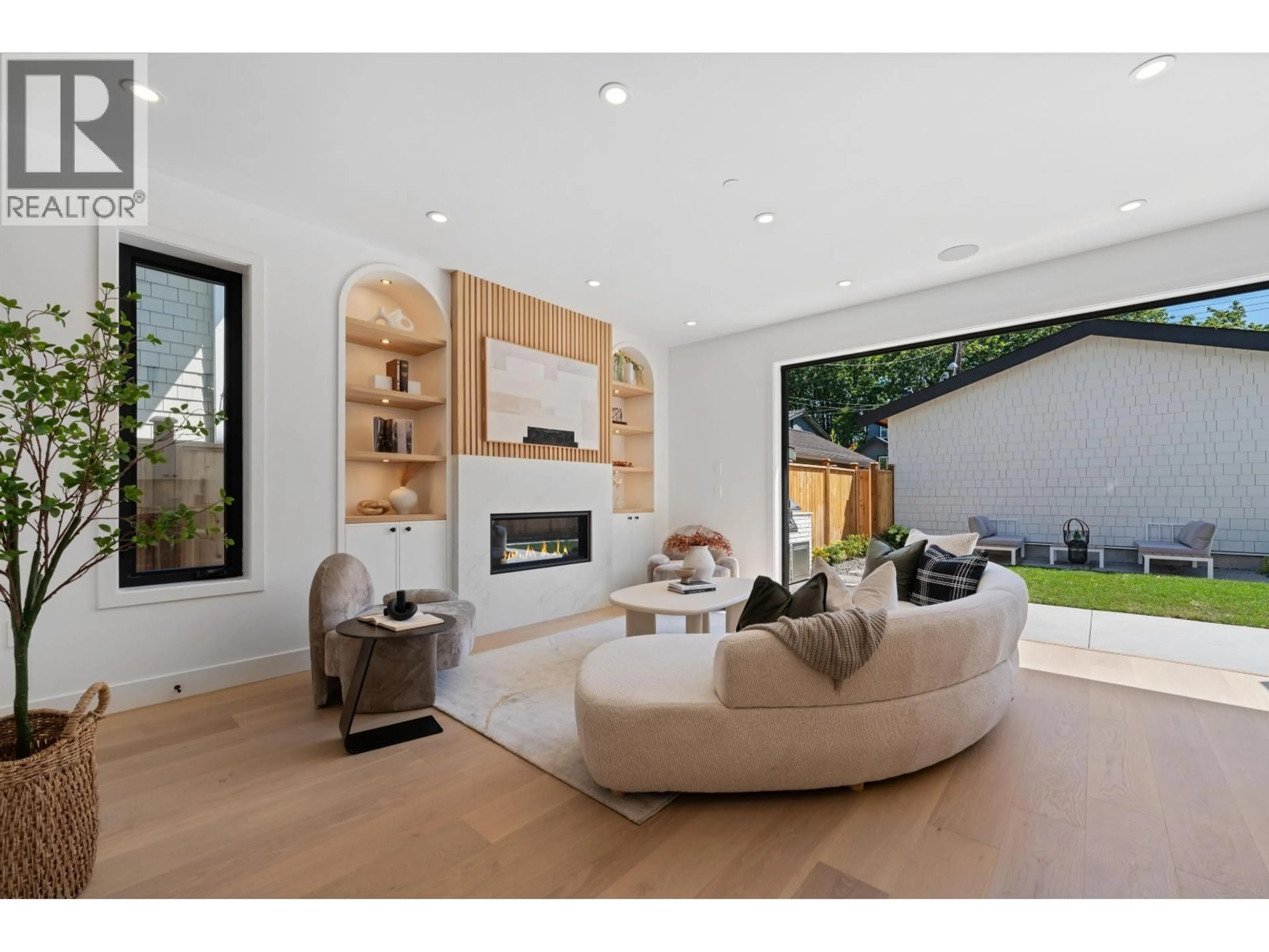 Living room with furniture, unknown for 2 - 2846 12TH AVENUE, Vancouver British Columbia V6K2P9