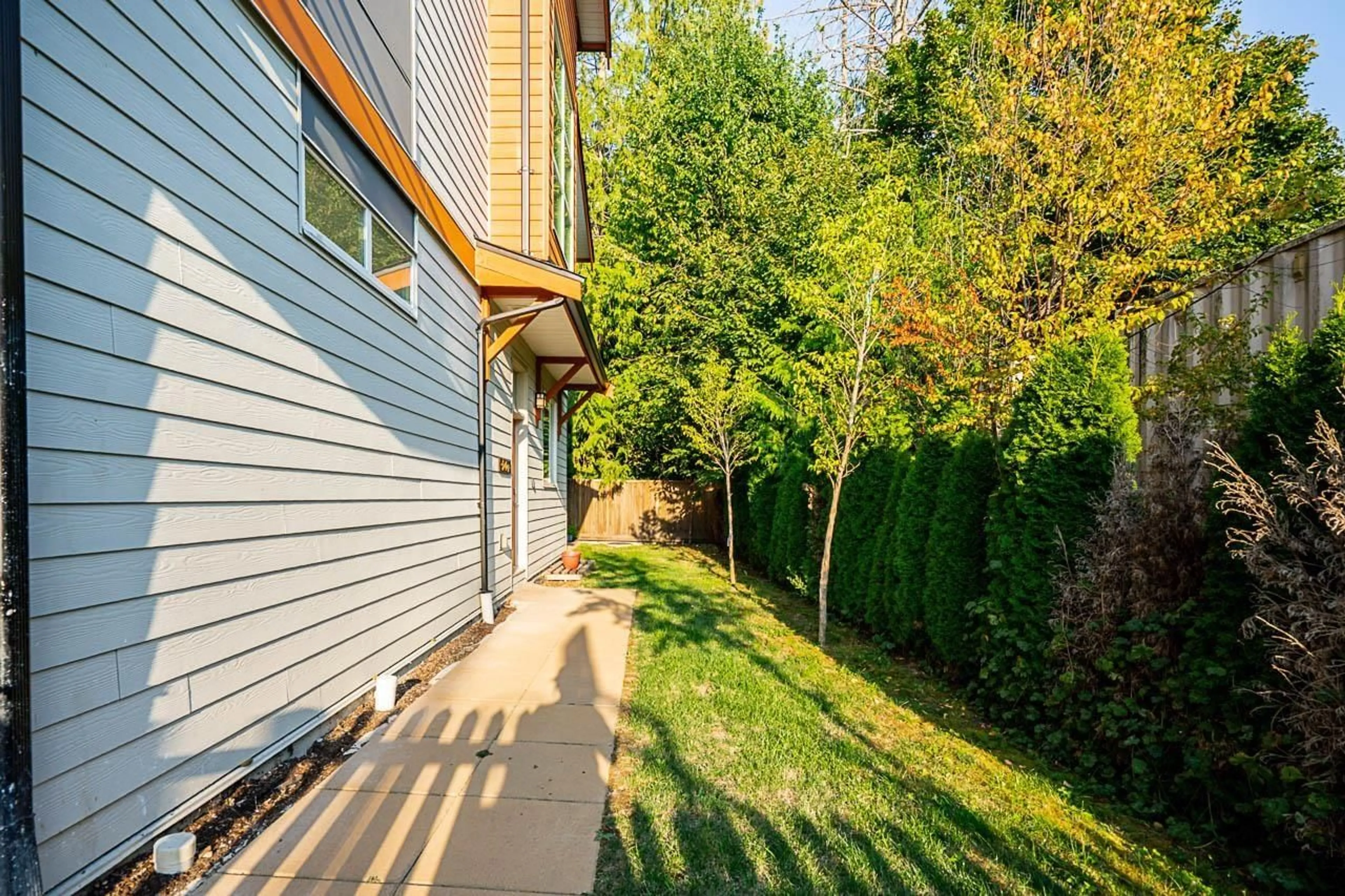 Unknown for 18 - 5960 142 STREET, Surrey British Columbia V3X1C8