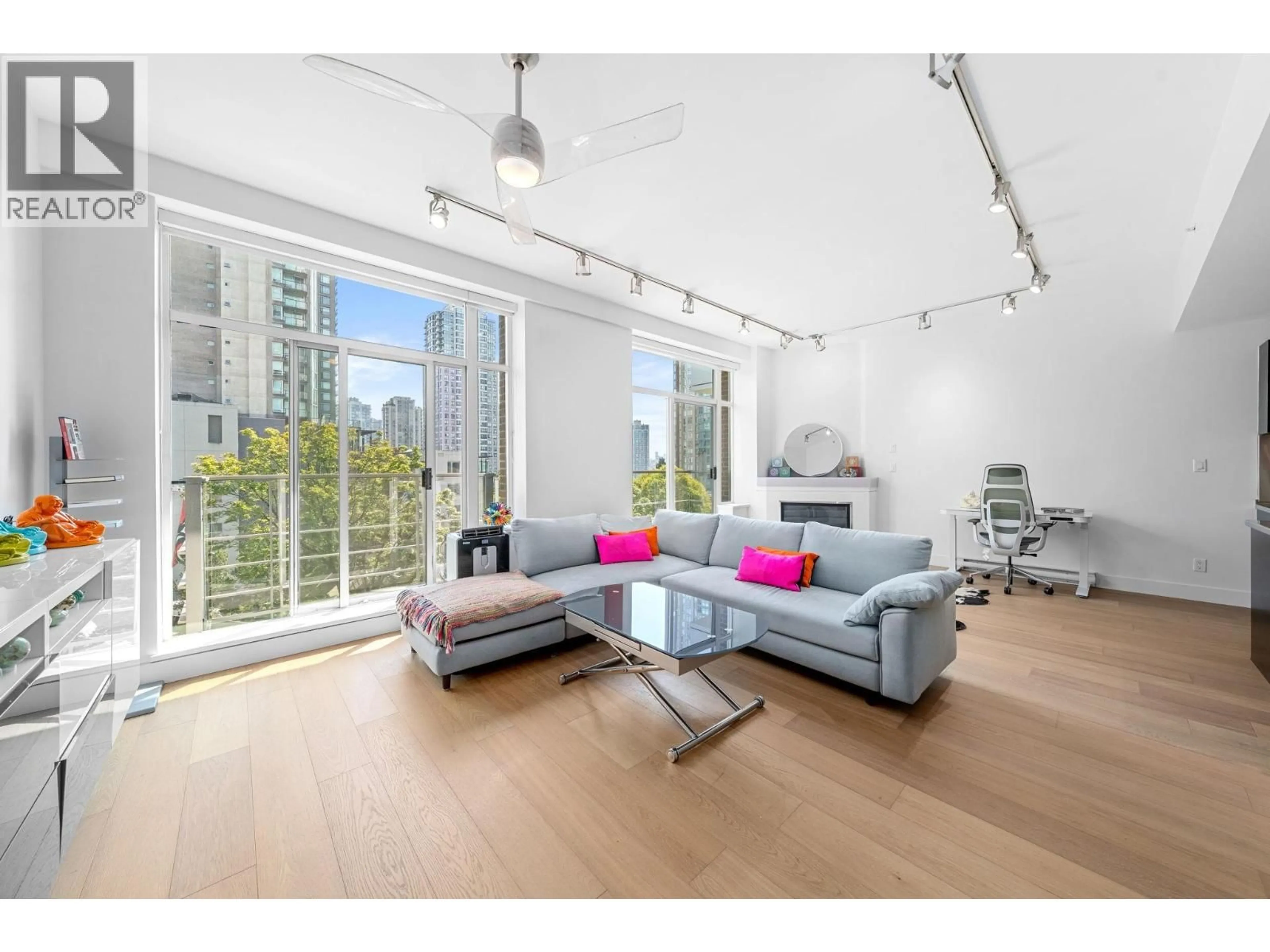 Living room with furniture, unknown for 405 - 535 SMITHE STREET, Vancouver British Columbia V6B0H2