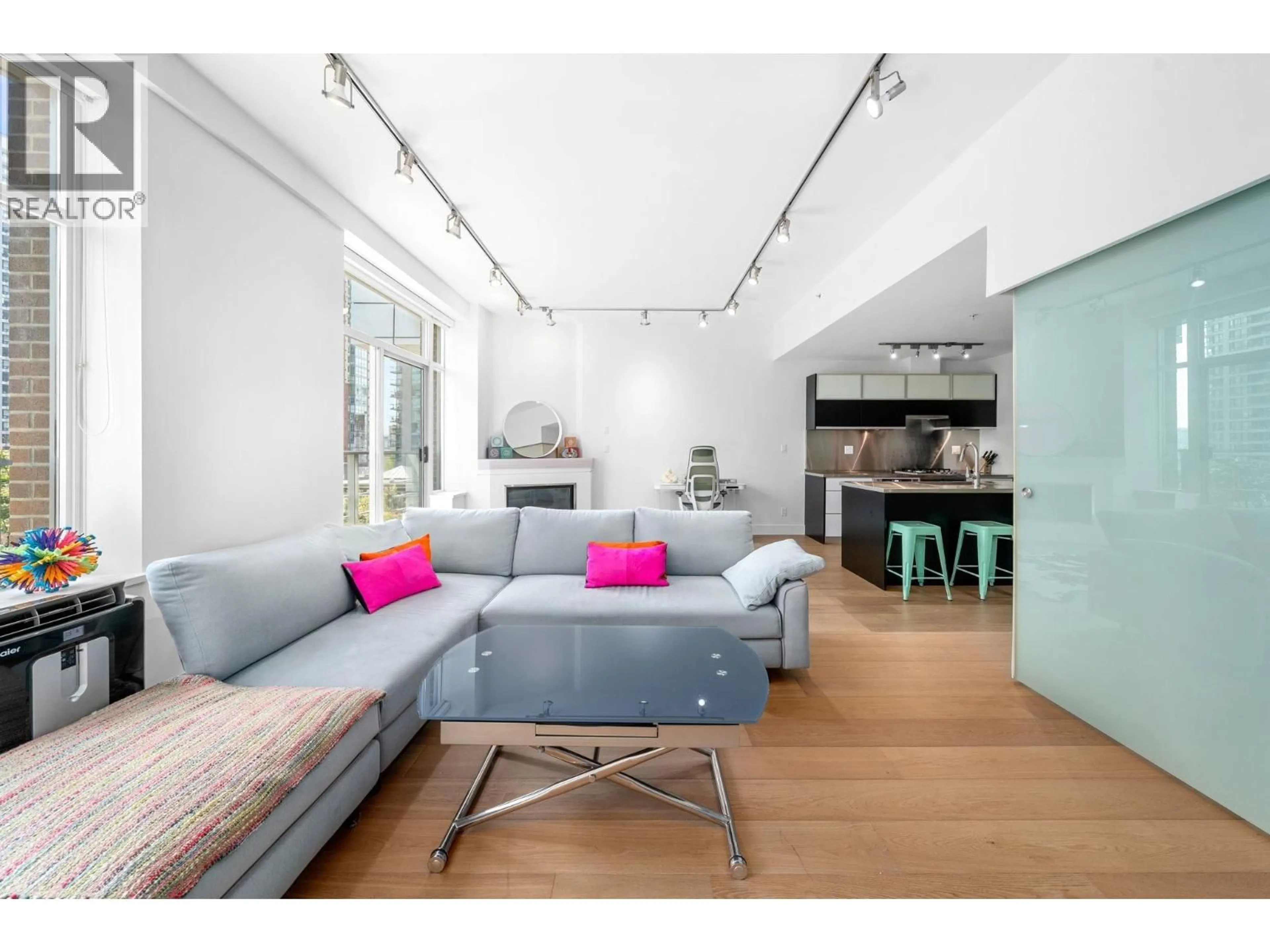 Living room with furniture, unknown for 405 - 535 SMITHE STREET, Vancouver British Columbia V6B0H2
